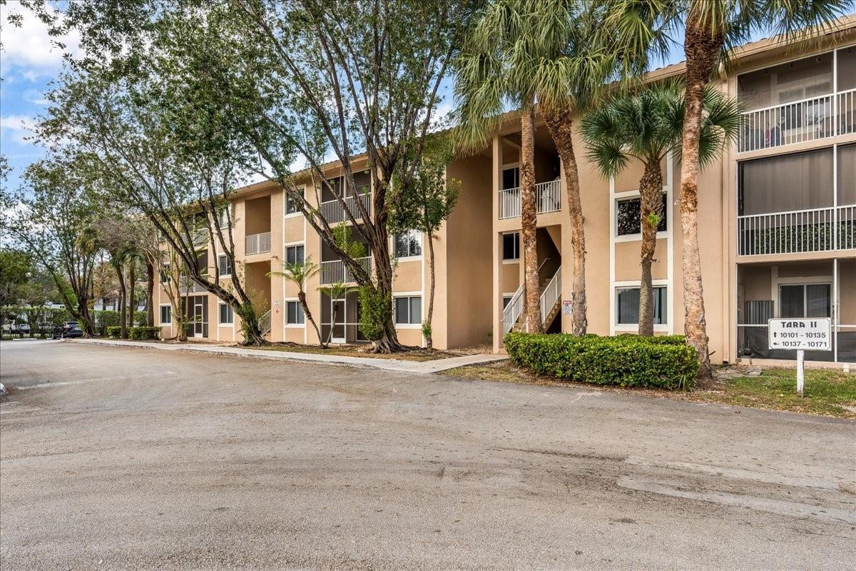 Top-floor 3-bedroom, 2-bath residence with no one above you and a layout that lives well. Bright, spacious interiors offer tile flooring throughout, generous storage, and an open living and dining area that flows naturally to a screened porch. In-unit washer and dryer. Assigned parking space. Set within an all-ages community in a central Coral Springs location close to everyday essentials and major roadways. A rare opportunity to secure a true three-bedroom at a price point that’s increasingly hard to​​‌​​​​‌​‌​​​‌‌​​​‌‌‌​​‌​​‌‌​​​​ find.