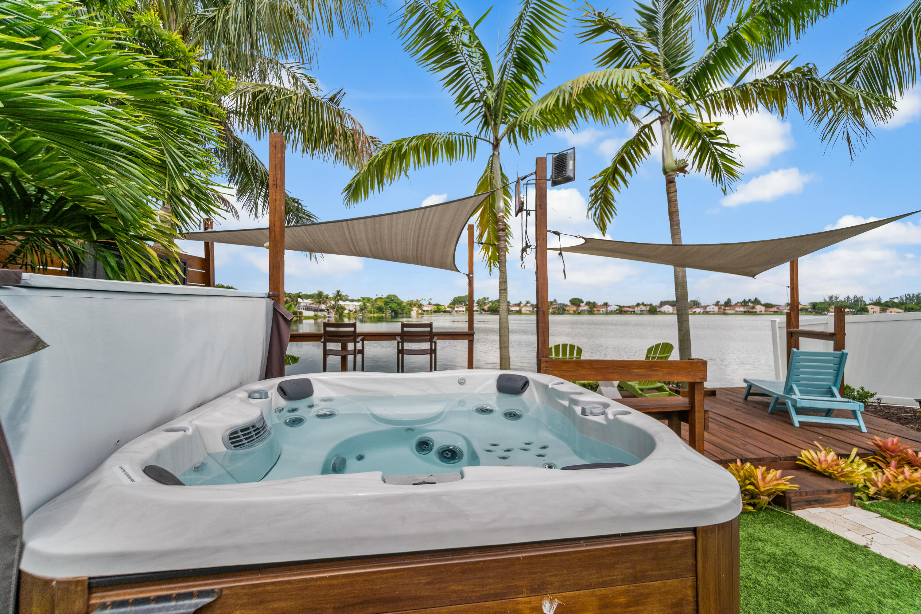 CORAL BAY - Residential