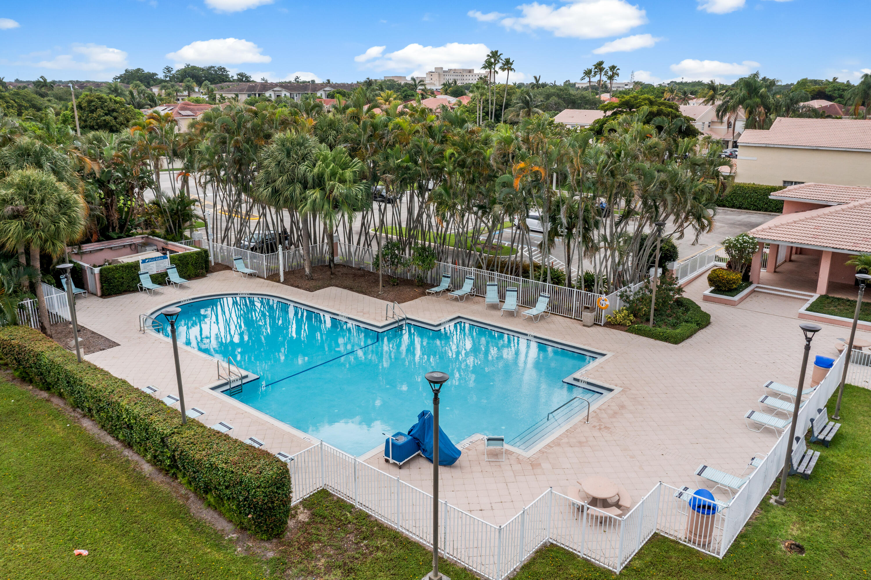 CORAL BAY - Residential