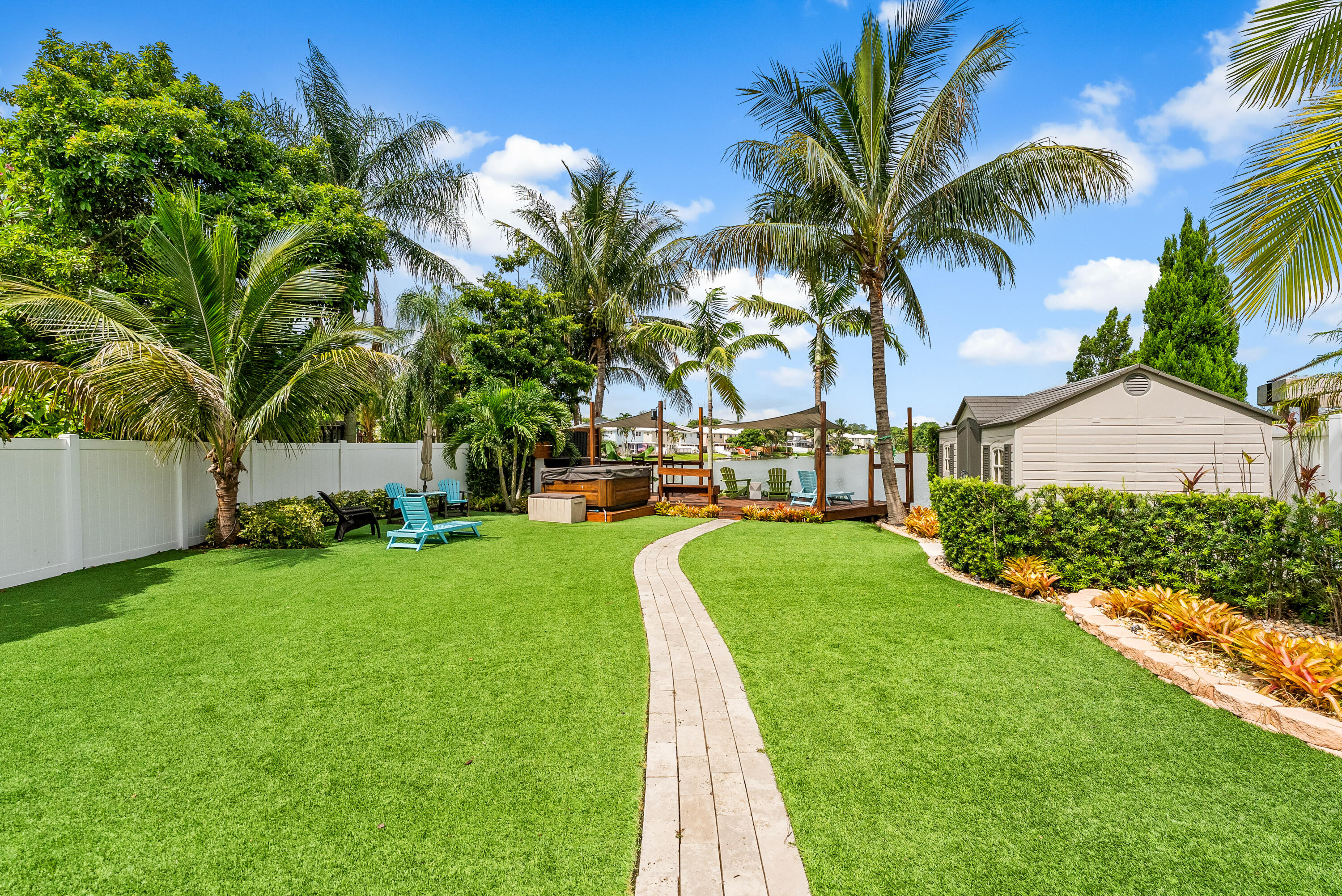 CORAL BAY - Residential