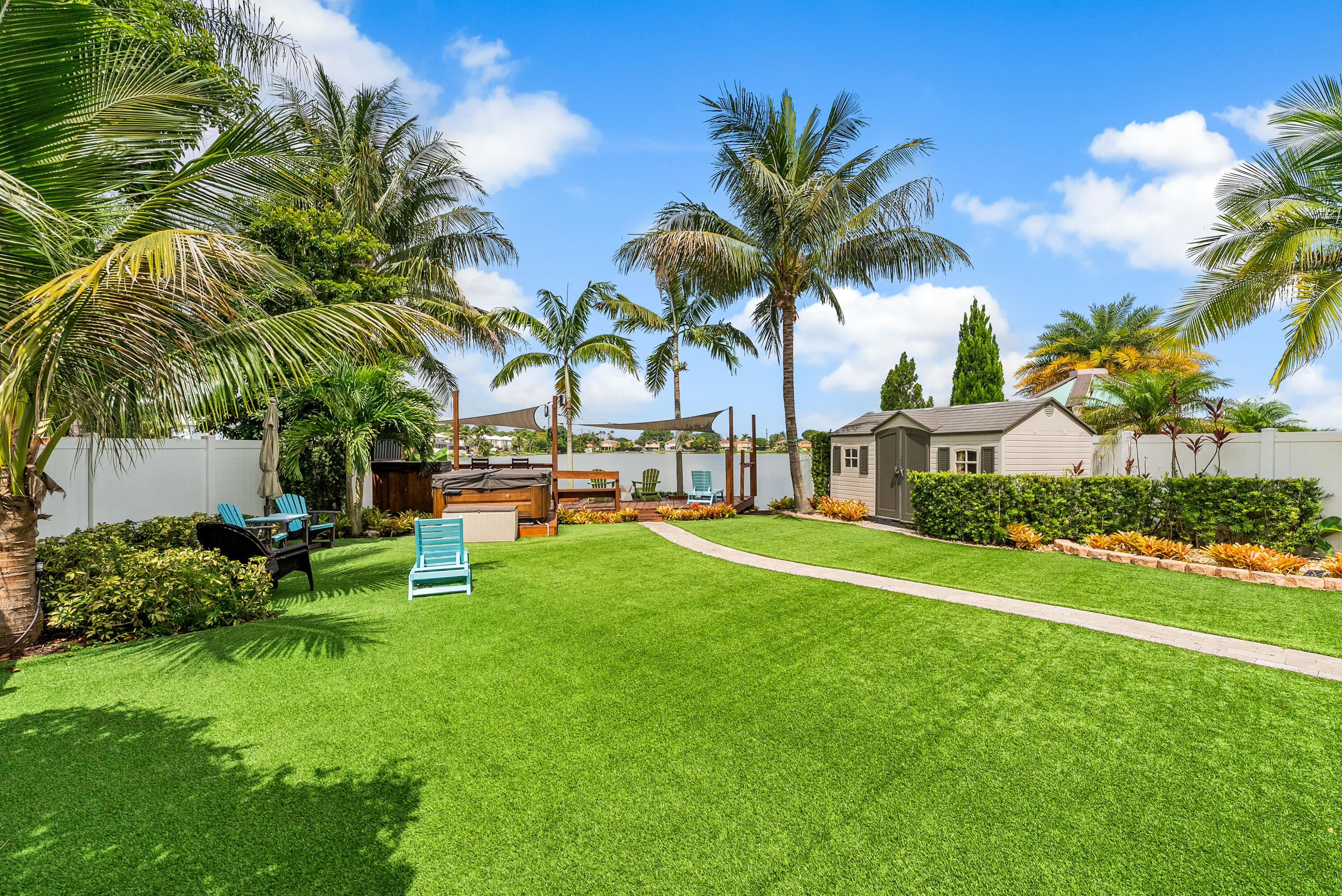 CORAL BAY - Residential