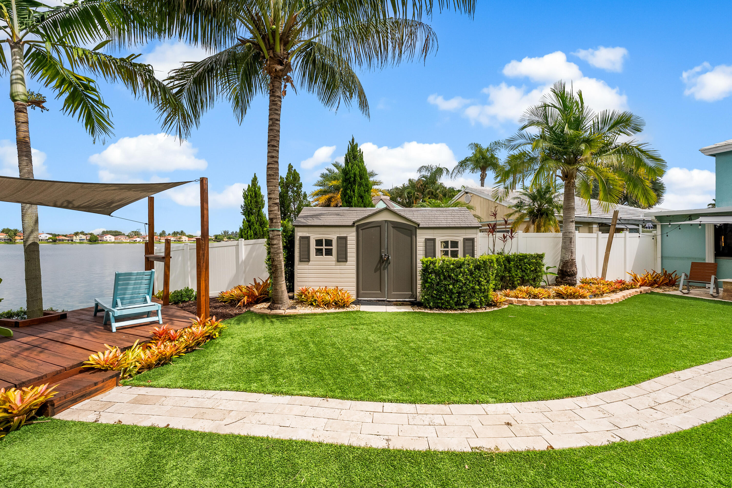 CORAL BAY - Residential