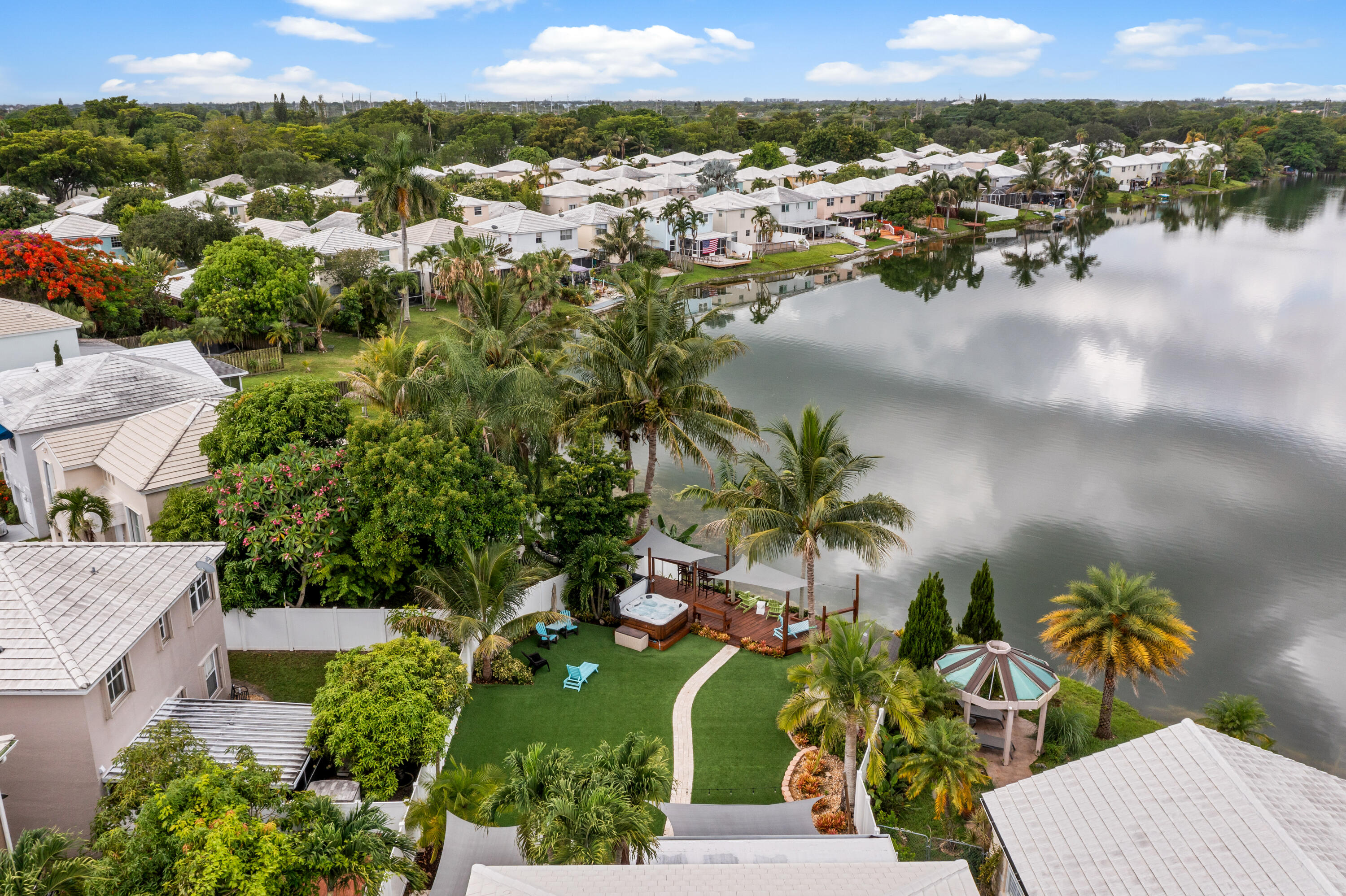 CORAL BAY - Residential
