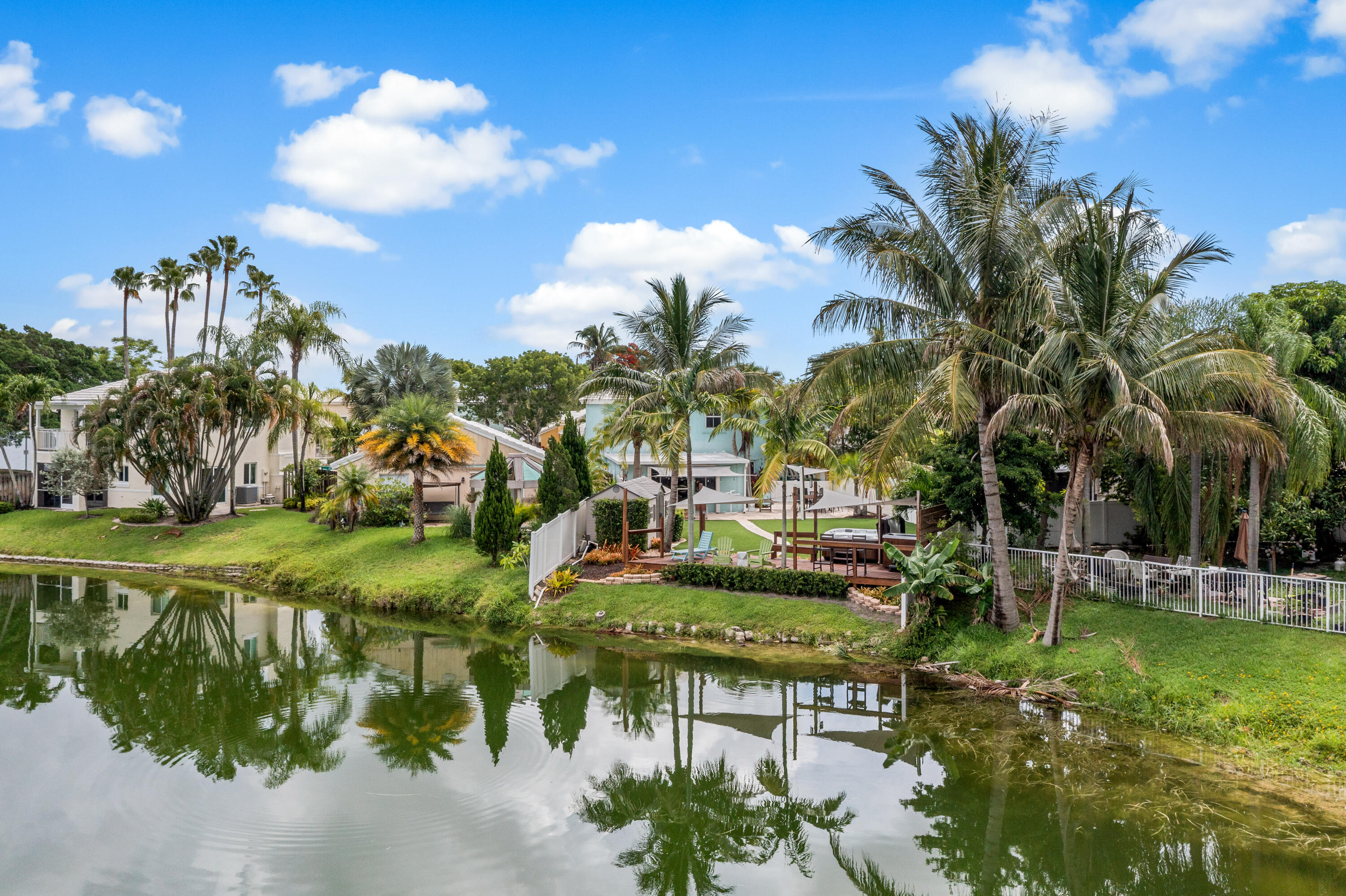 CORAL BAY - Residential