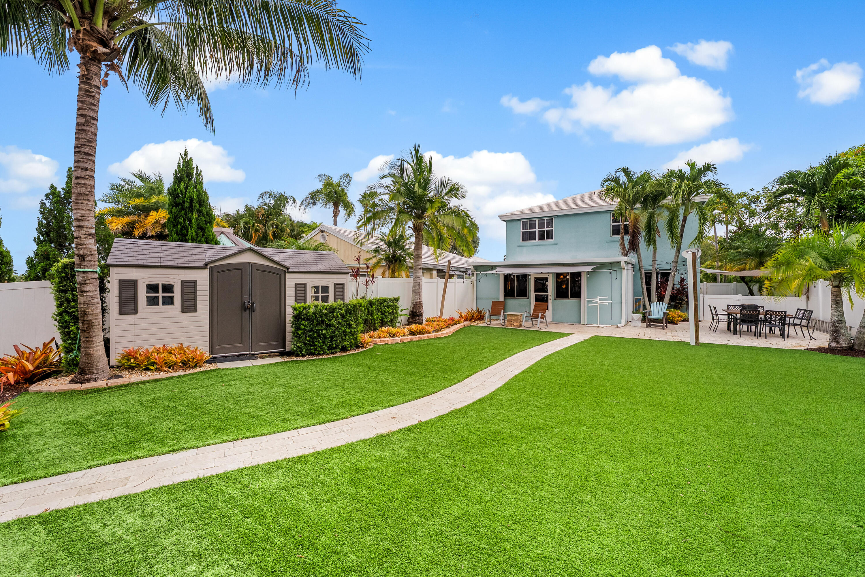 CORAL BAY - Residential
