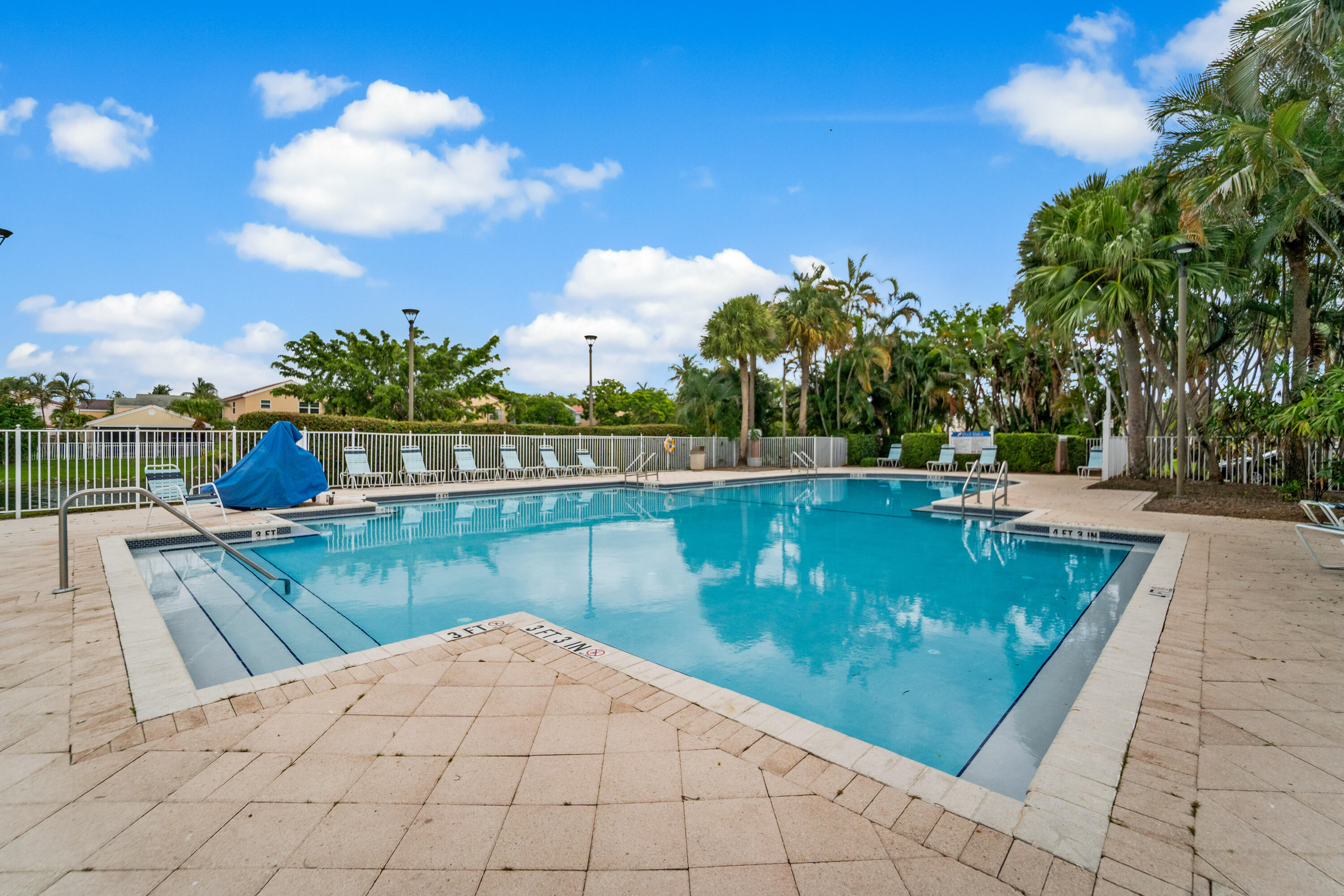 CORAL BAY - Residential