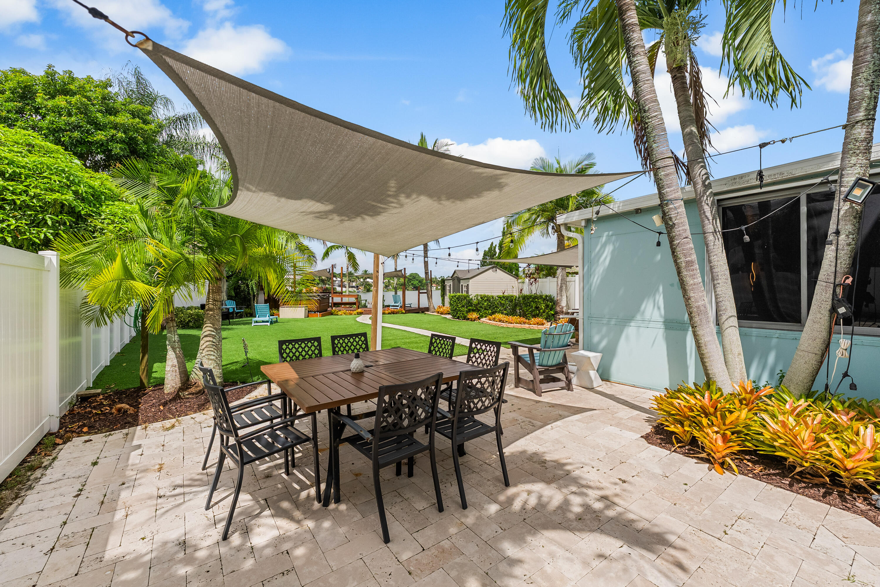 CORAL BAY - Residential