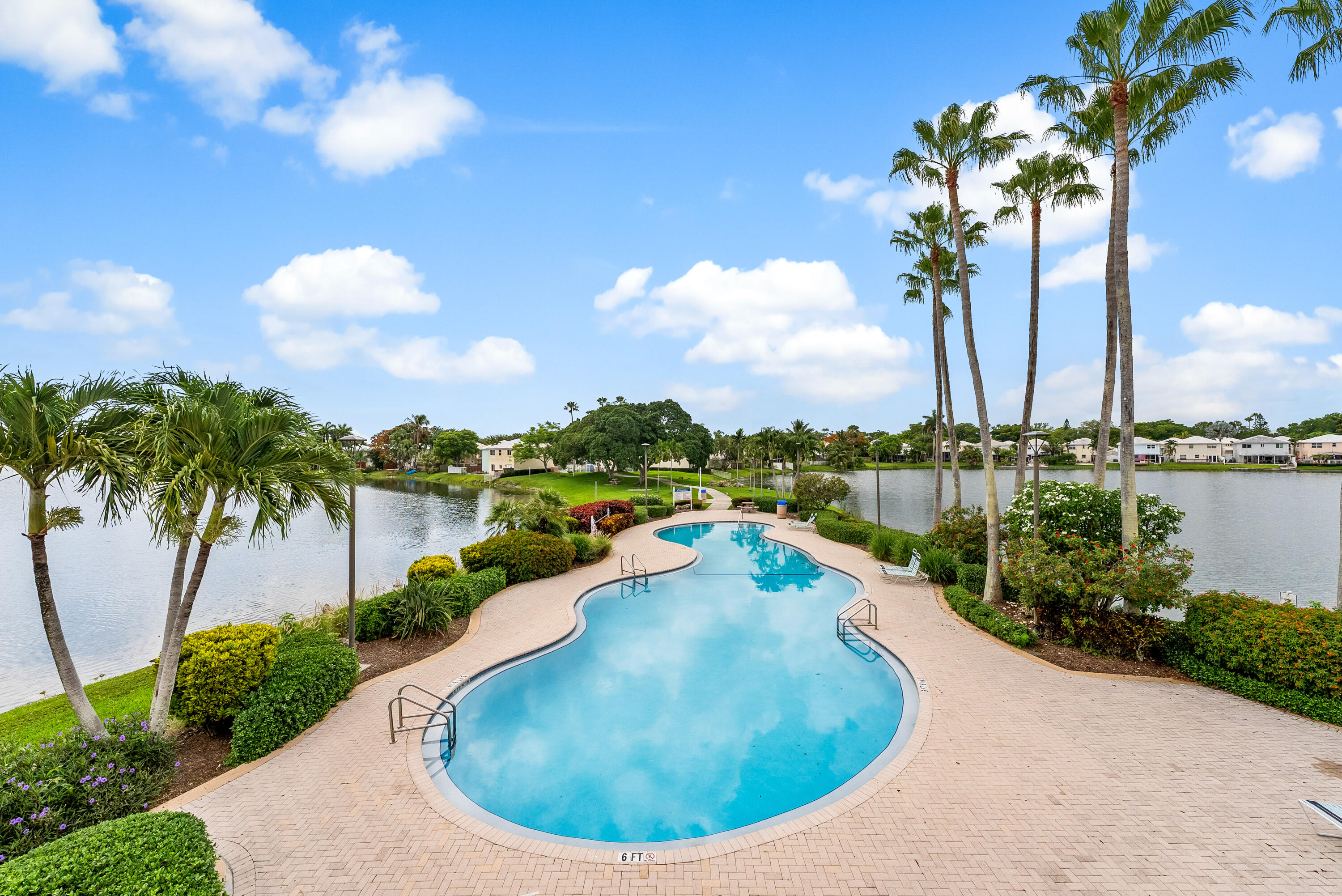 CORAL BAY - Residential