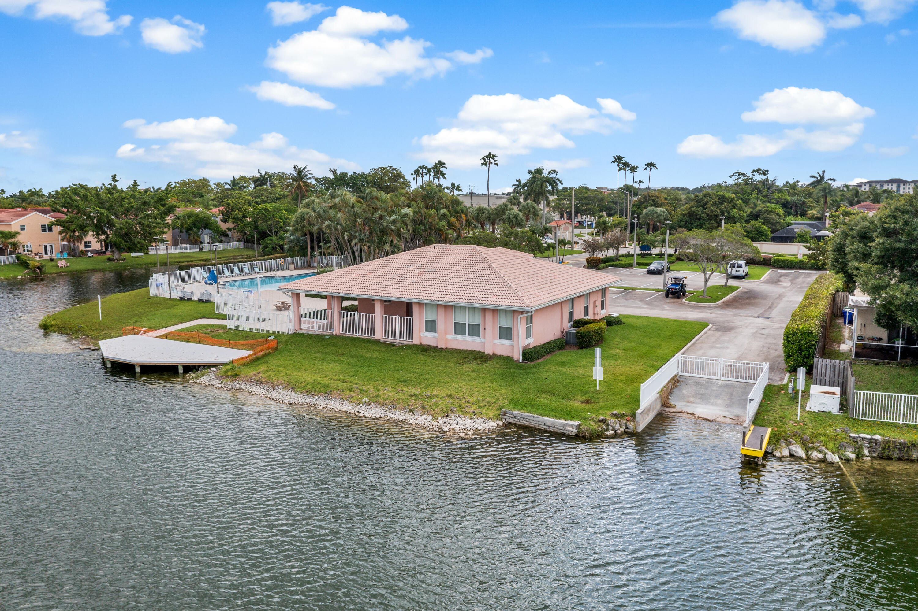 CORAL BAY - Residential