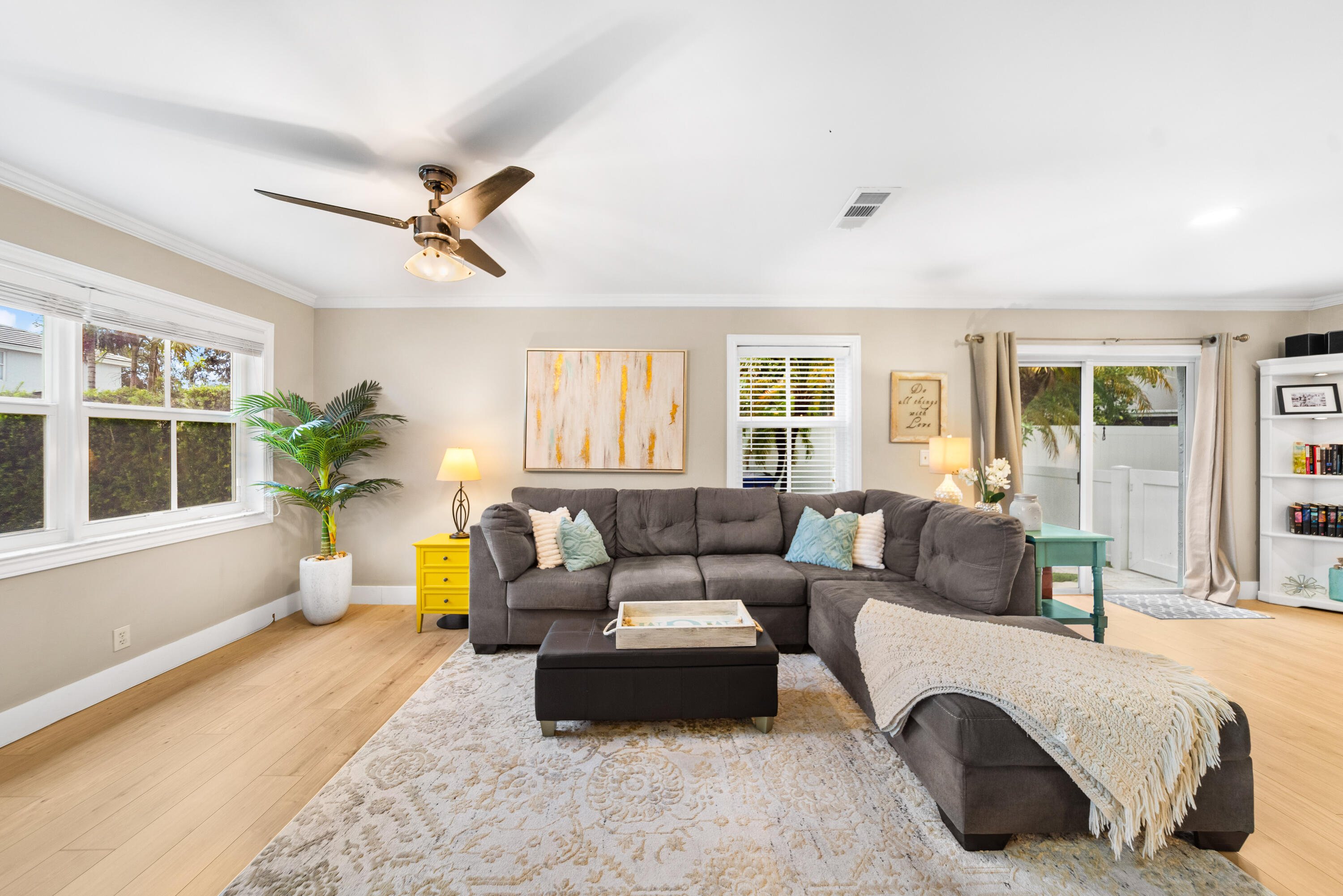 CORAL BAY - Residential