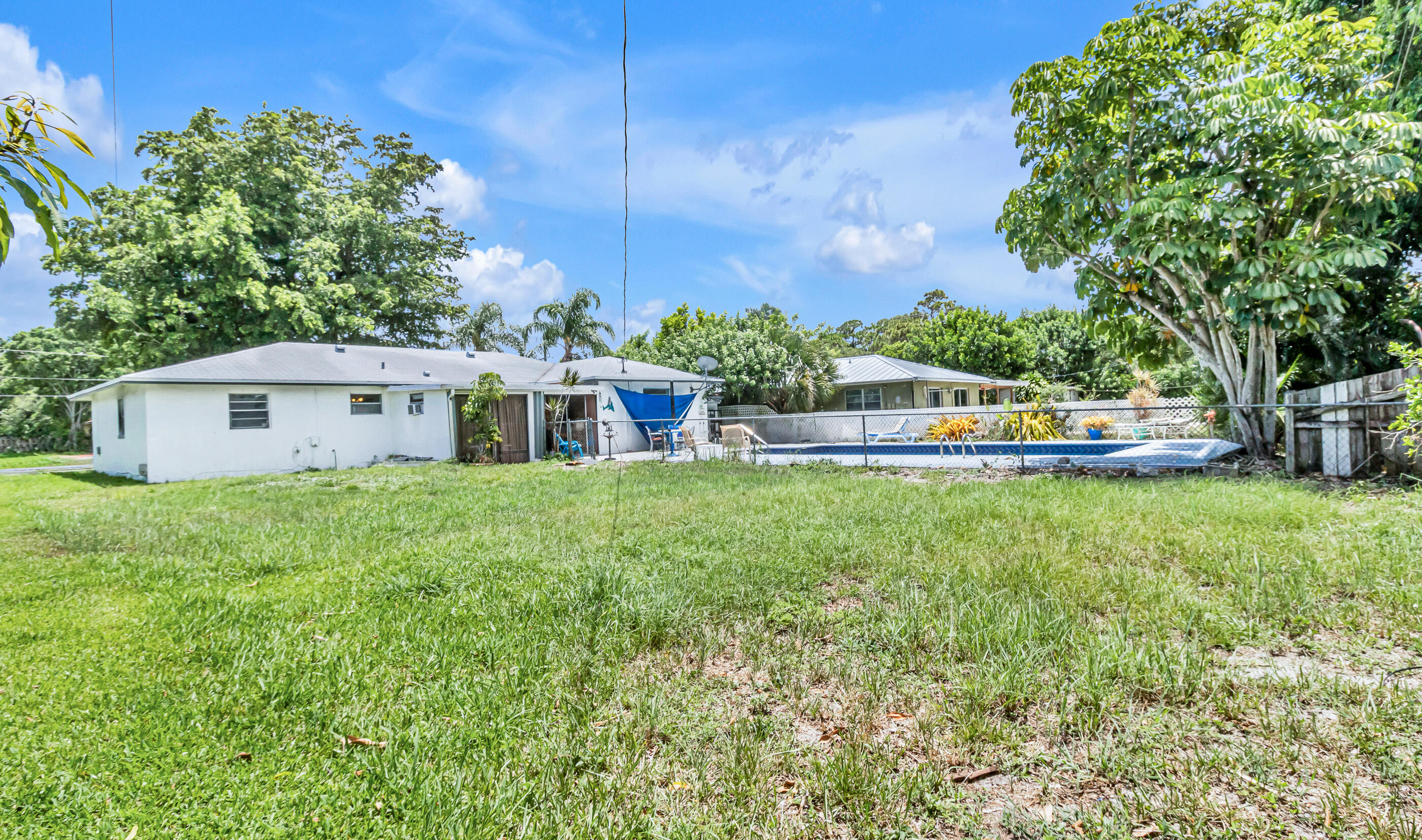 WINDWARD PALMS - Residential