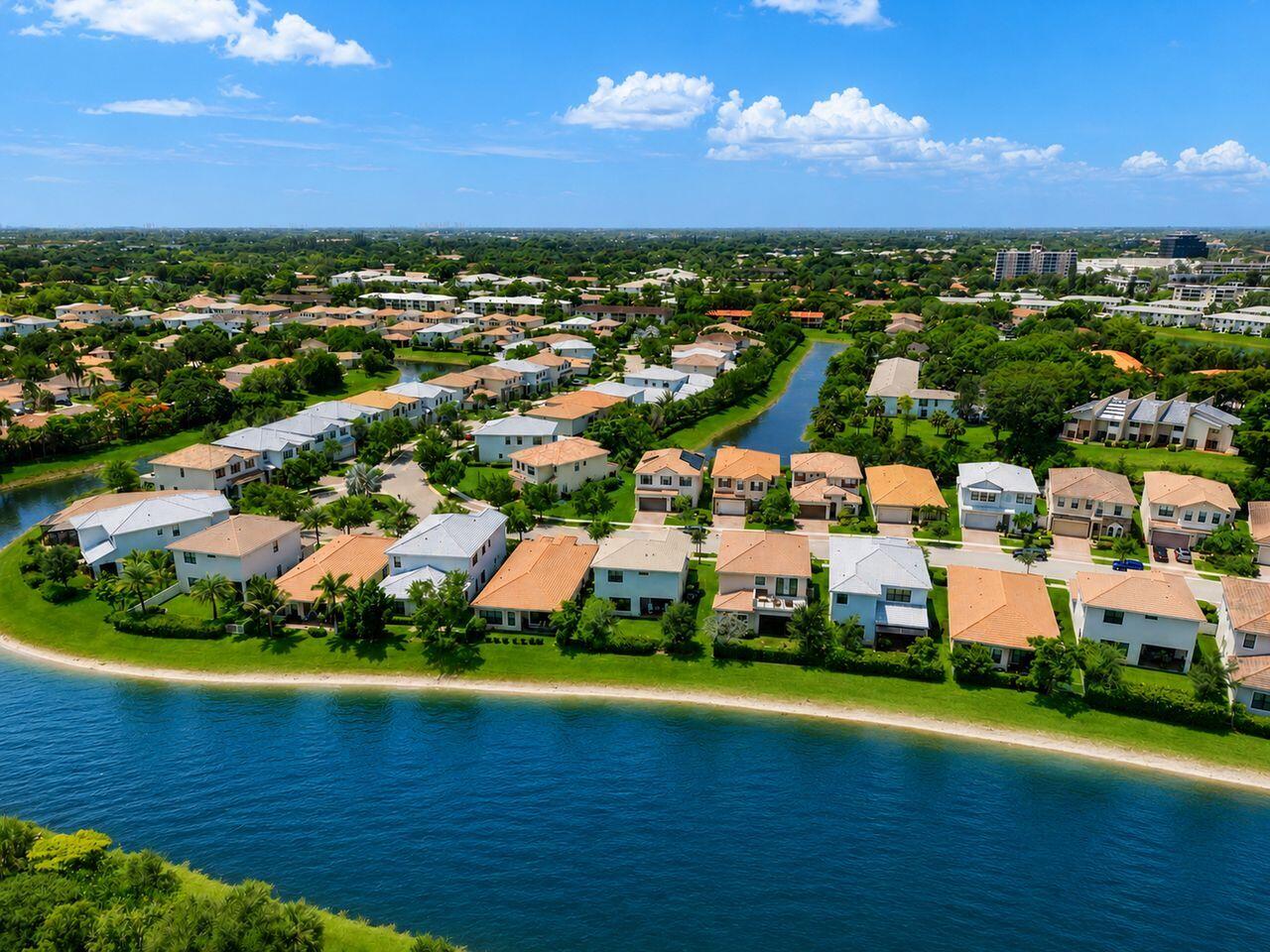 CORAL LAGO - Residential