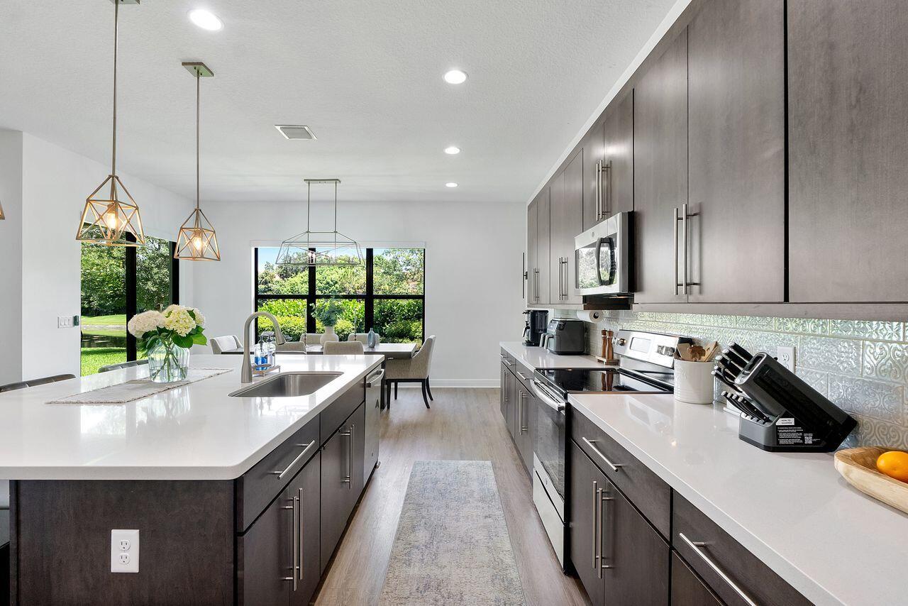 CORAL LAGO - Residential