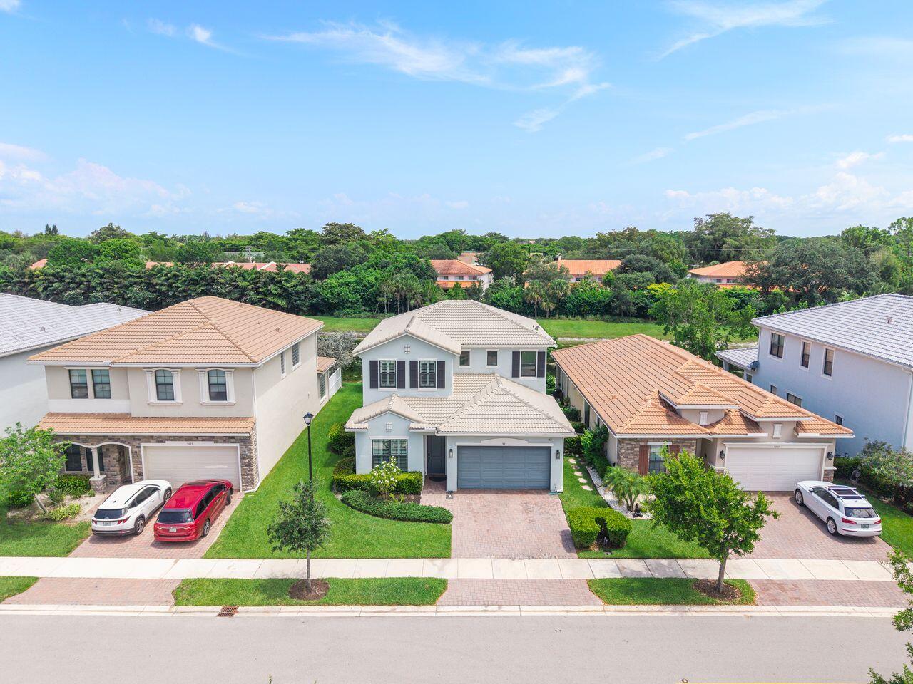 CORAL LAGO - Residential