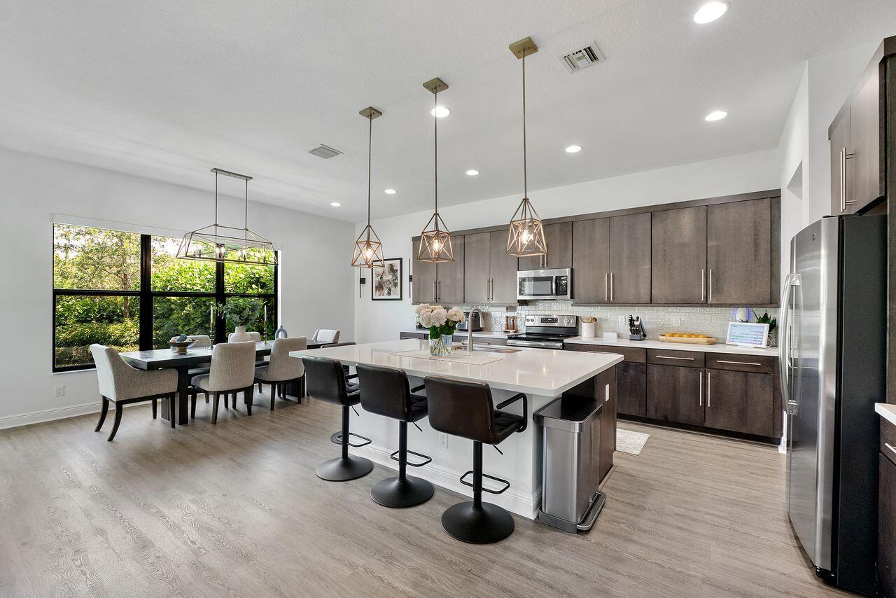 CORAL LAGO - Residential
