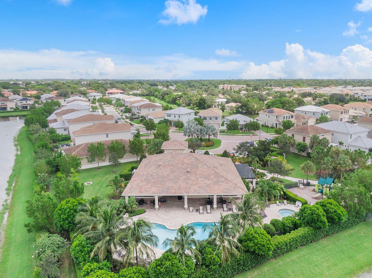 CORAL LAGO - Residential
