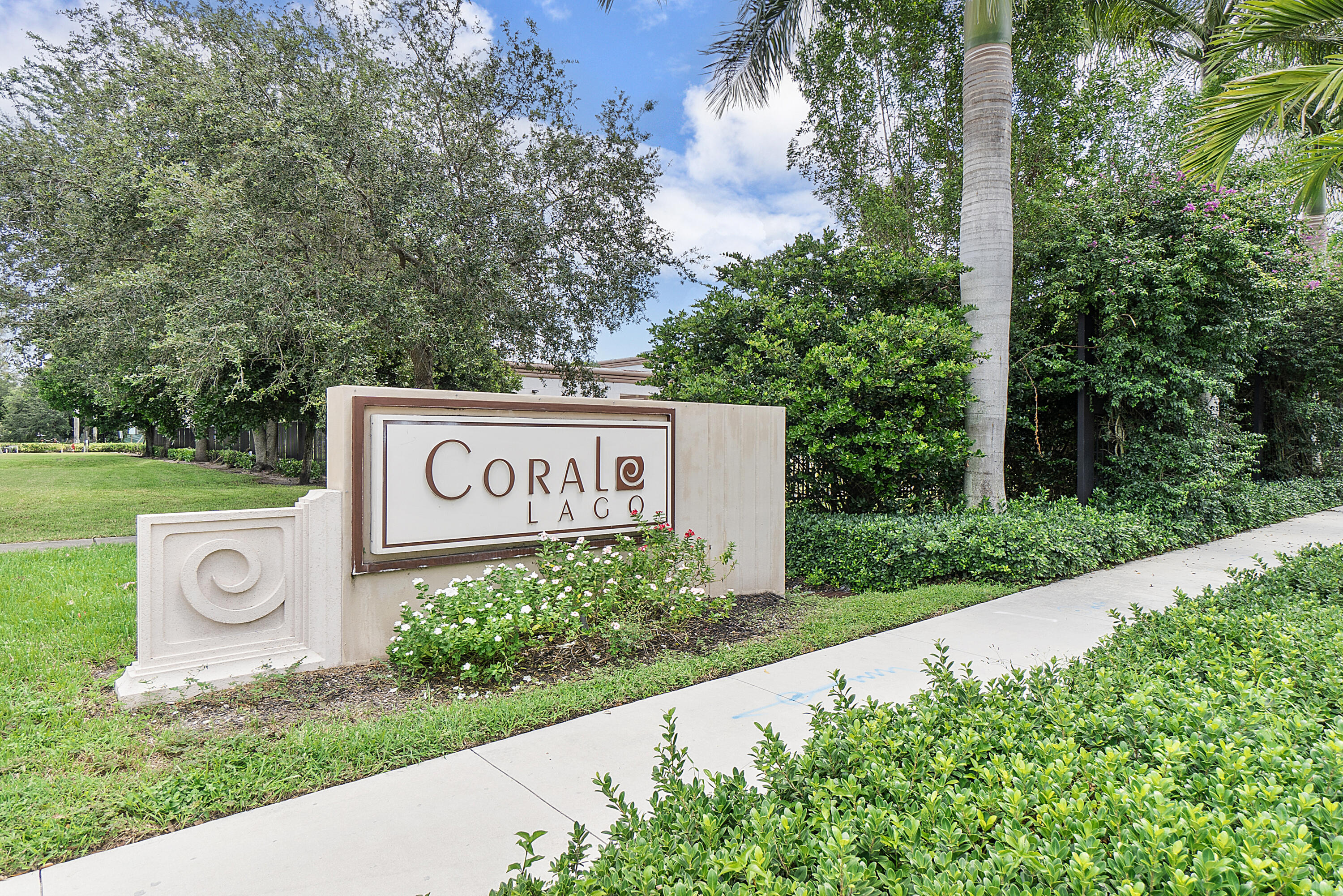 CORAL LAGO - Residential