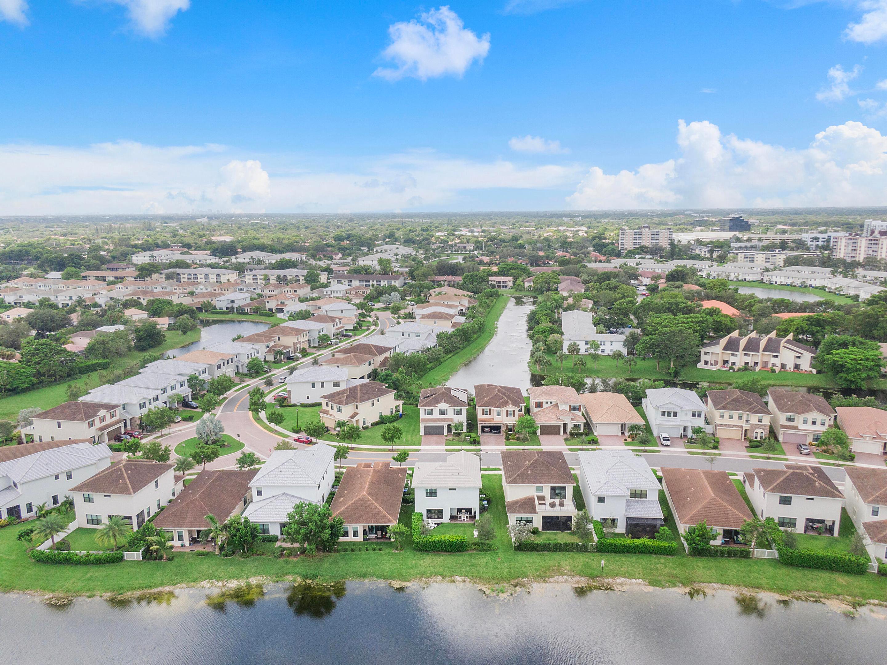 CORAL LAGO - Residential