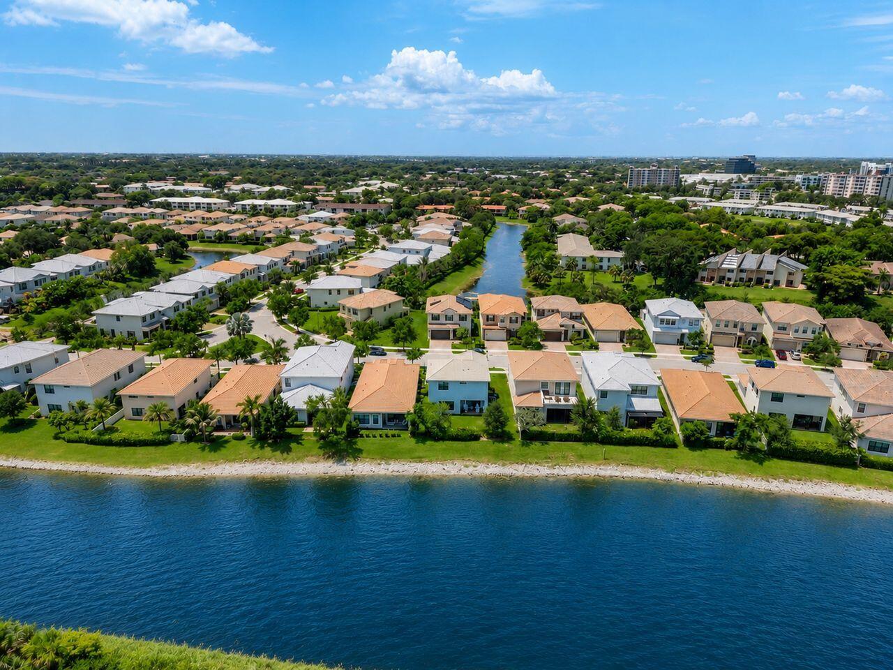 CORAL LAGO - Residential