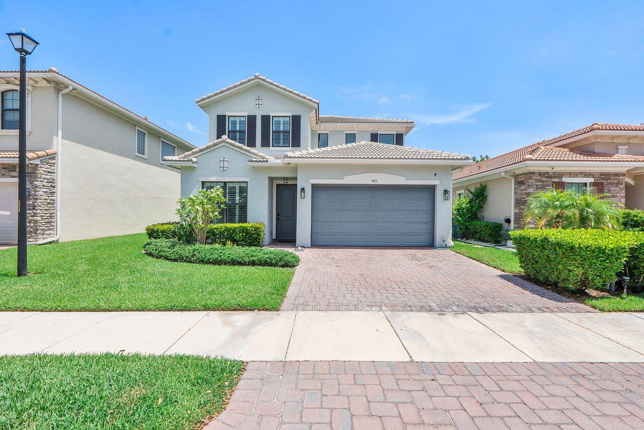 CORAL LAGO - Residential