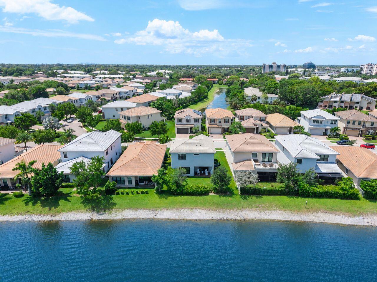 CORAL LAGO - Residential
