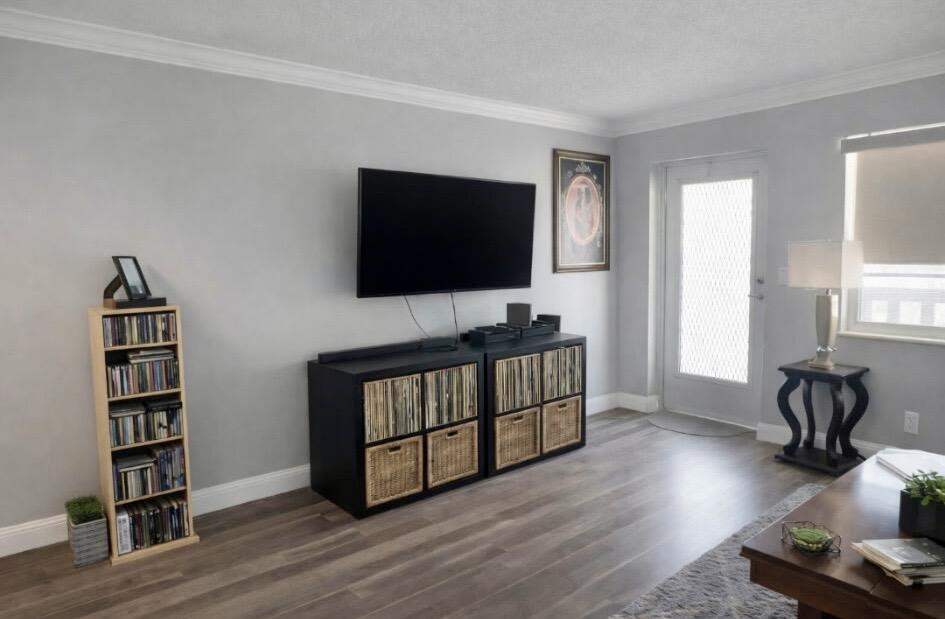 SUSSEX CONDO - Residential