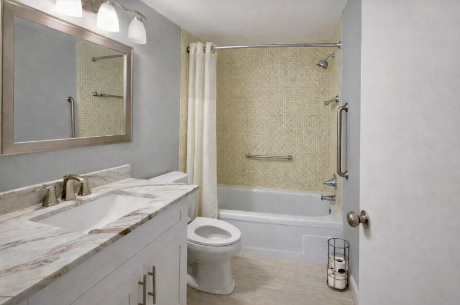 SUSSEX CONDO - Residential