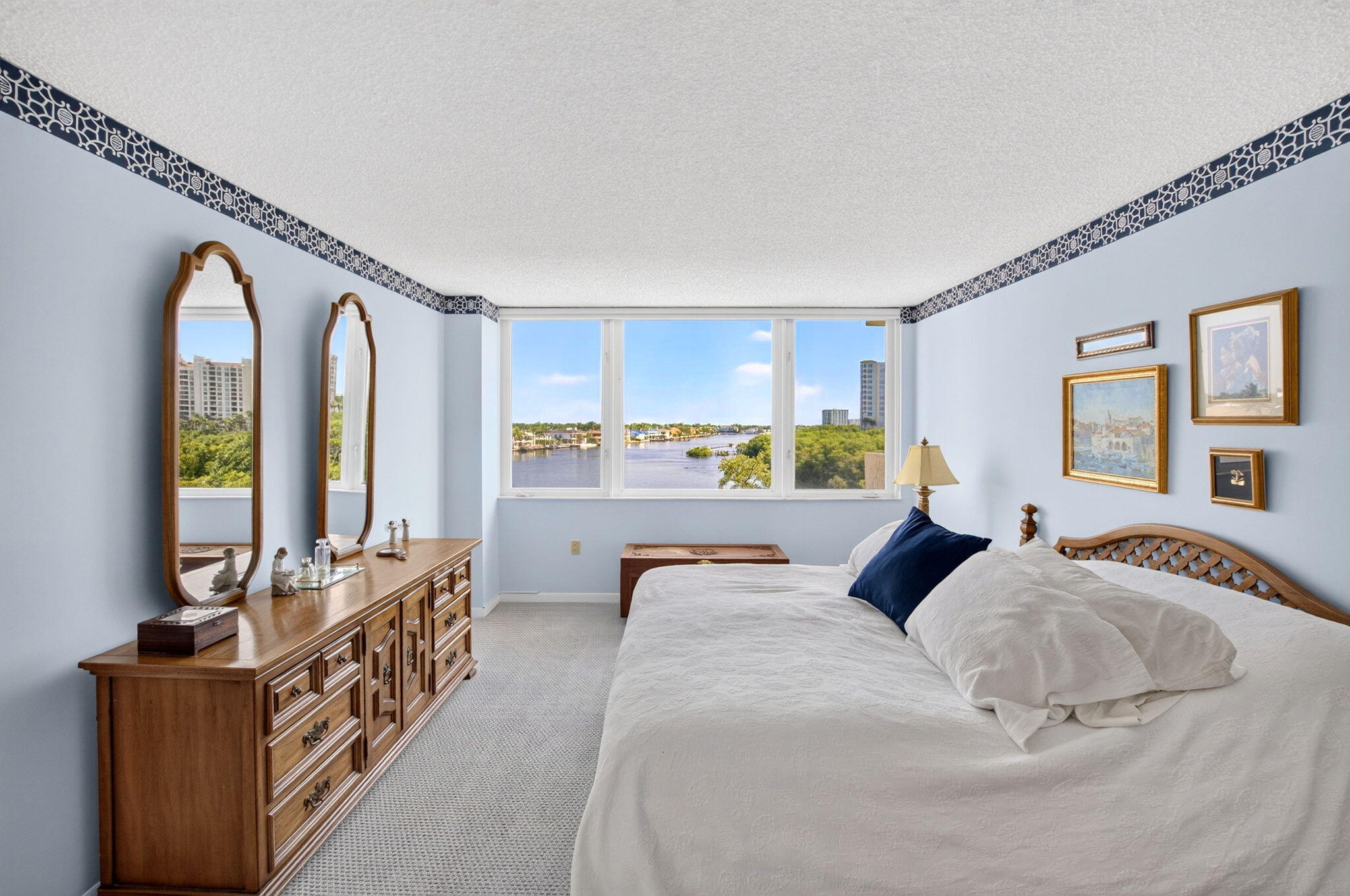 REGENCY HIGHLAND CLUB CONDO - Residential