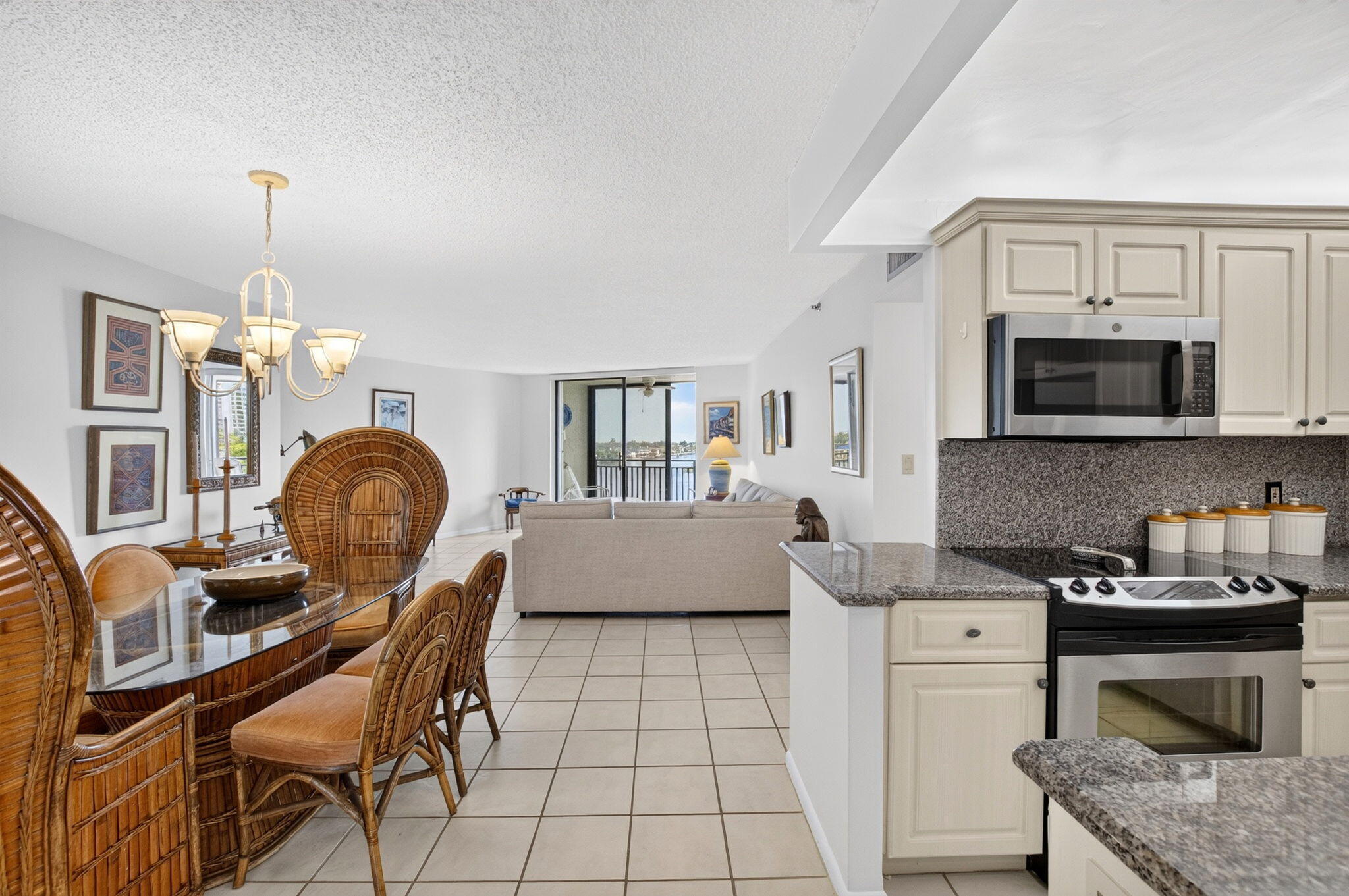 REGENCY HIGHLAND CLUB CONDO - Residential