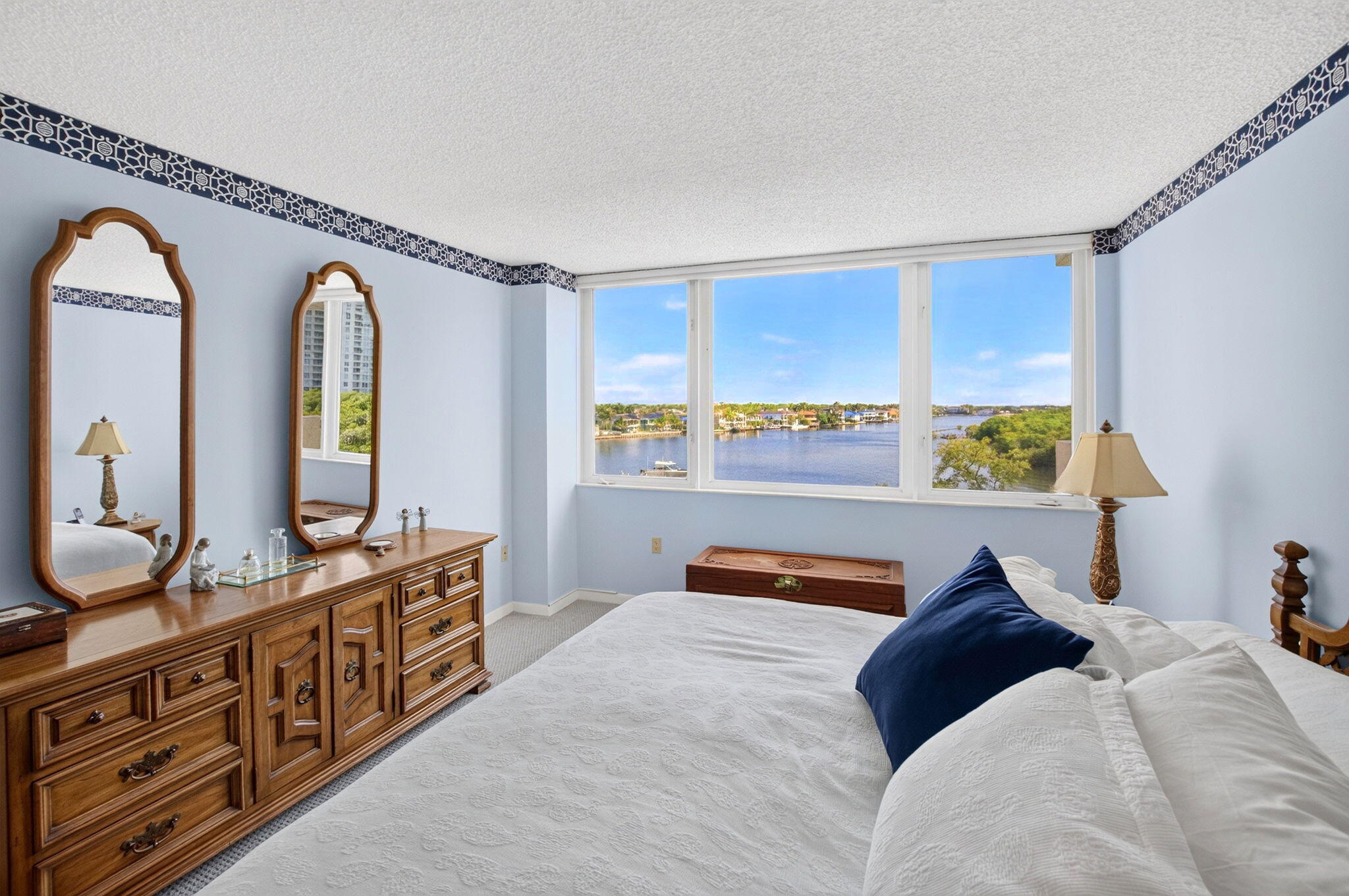 REGENCY HIGHLAND CLUB CONDO - Residential