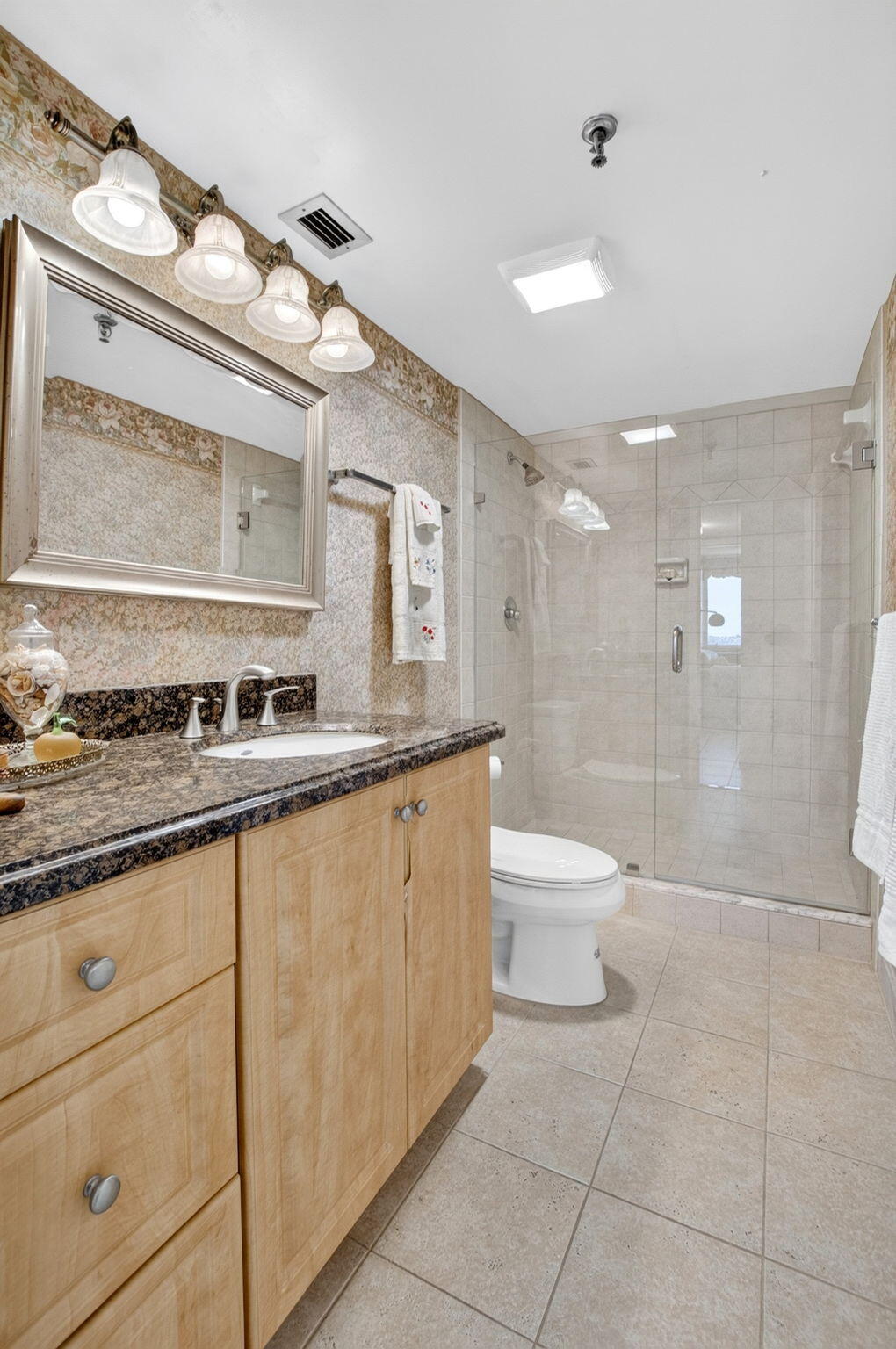 REGENCY HIGHLAND CLUB CONDO - Residential