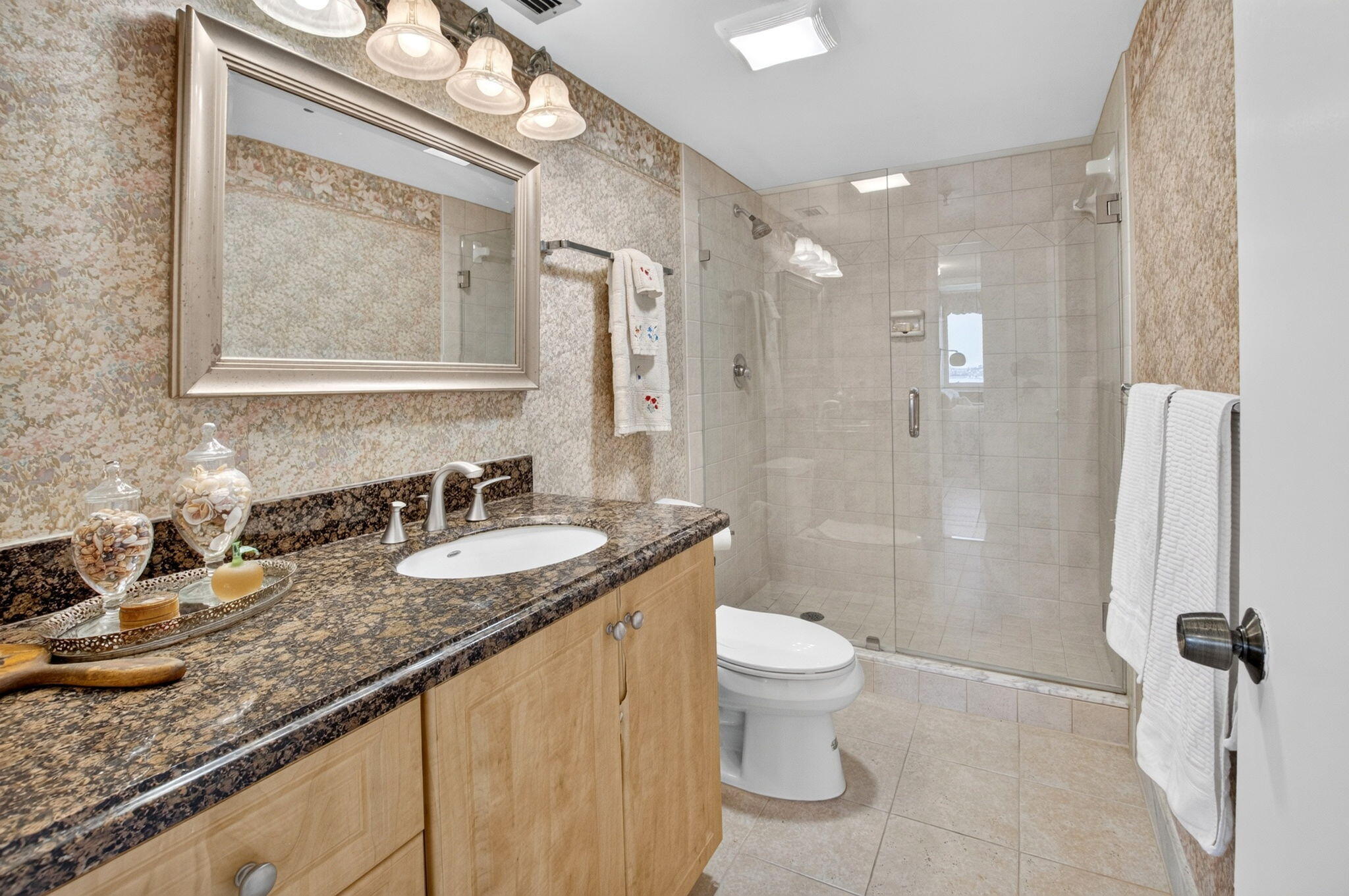 REGENCY HIGHLAND CLUB CONDO - Residential
