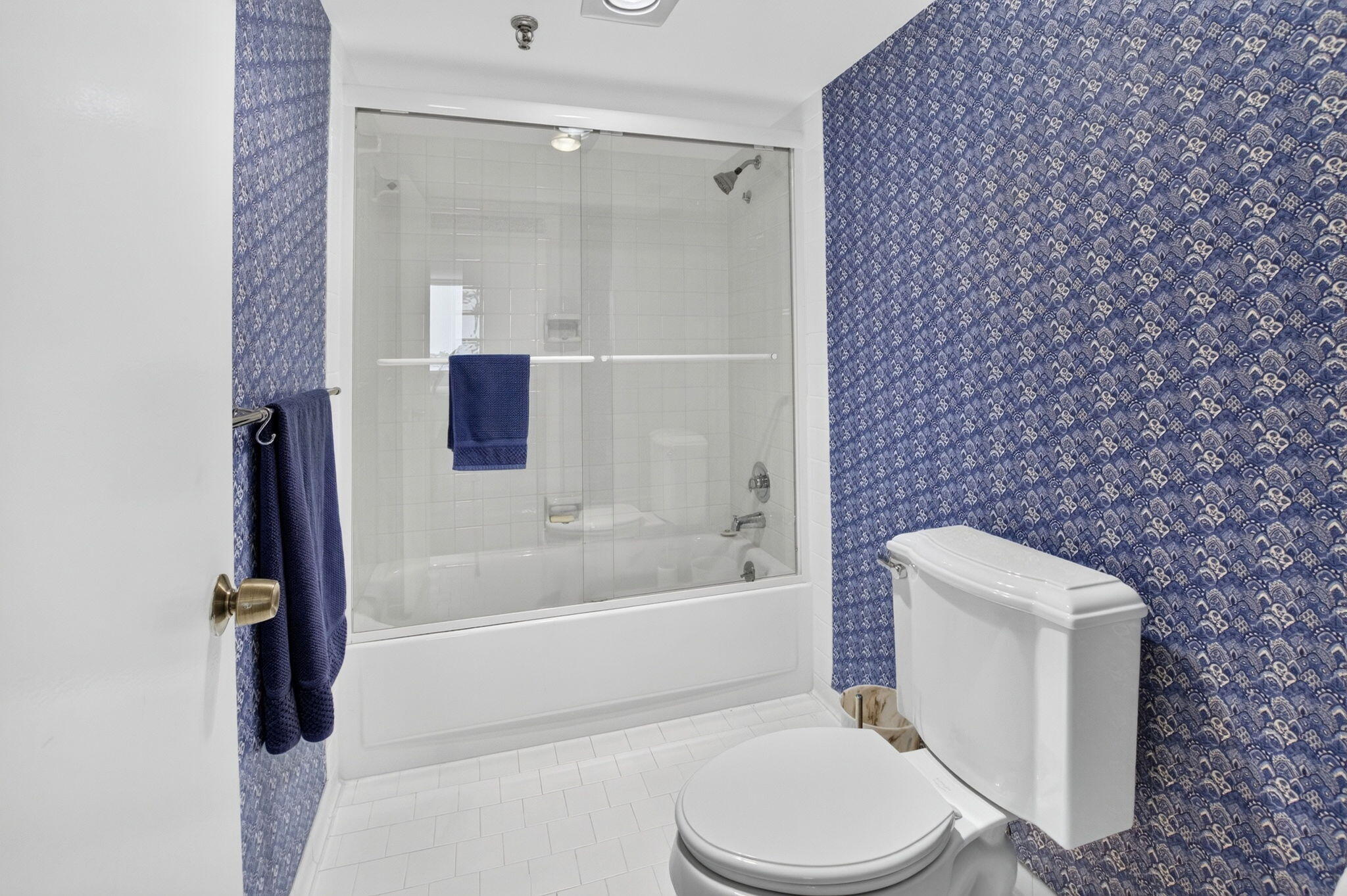 REGENCY HIGHLAND CLUB CONDO - Residential
