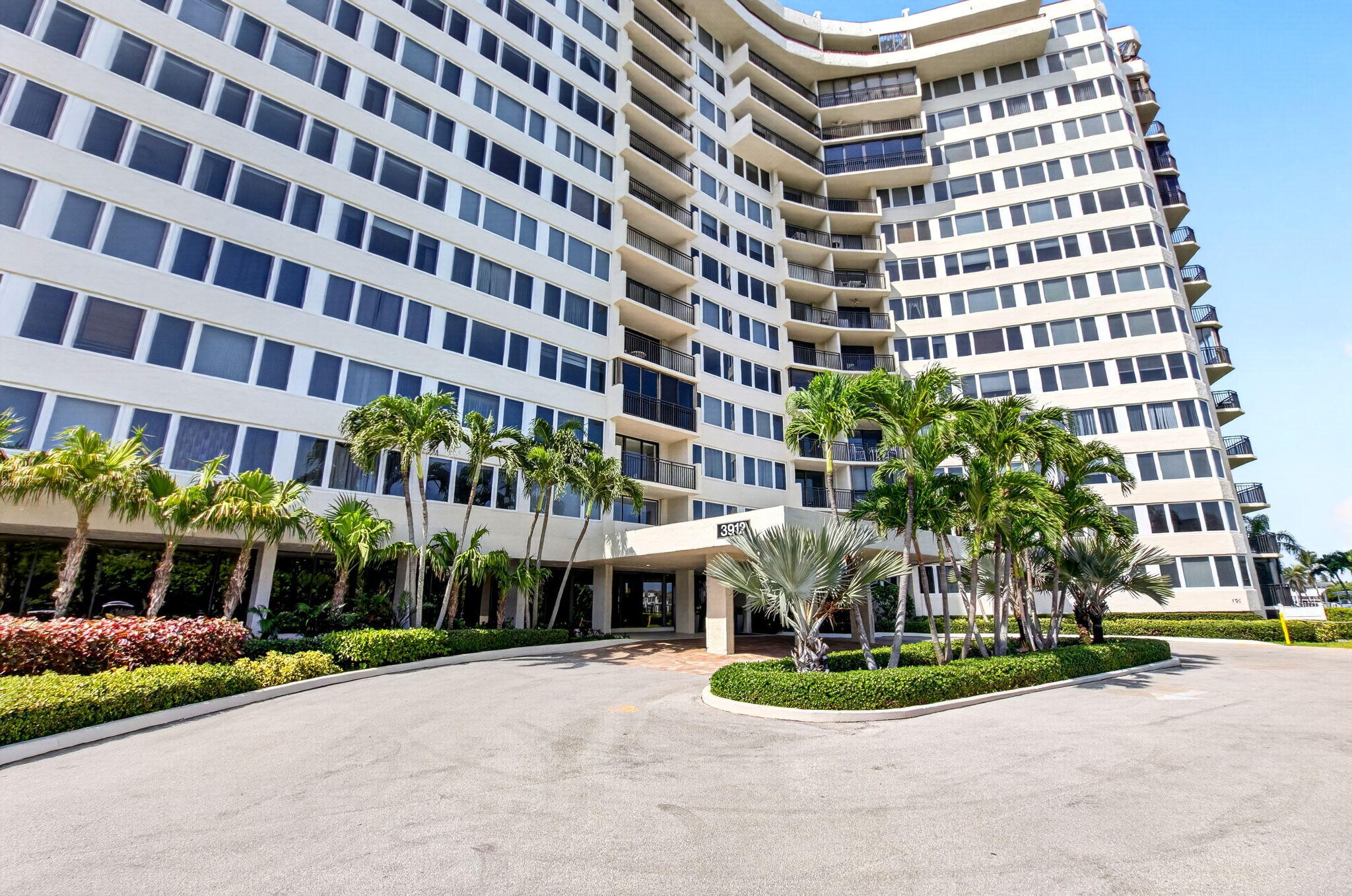 REGENCY HIGHLAND CLUB CONDO - Residential