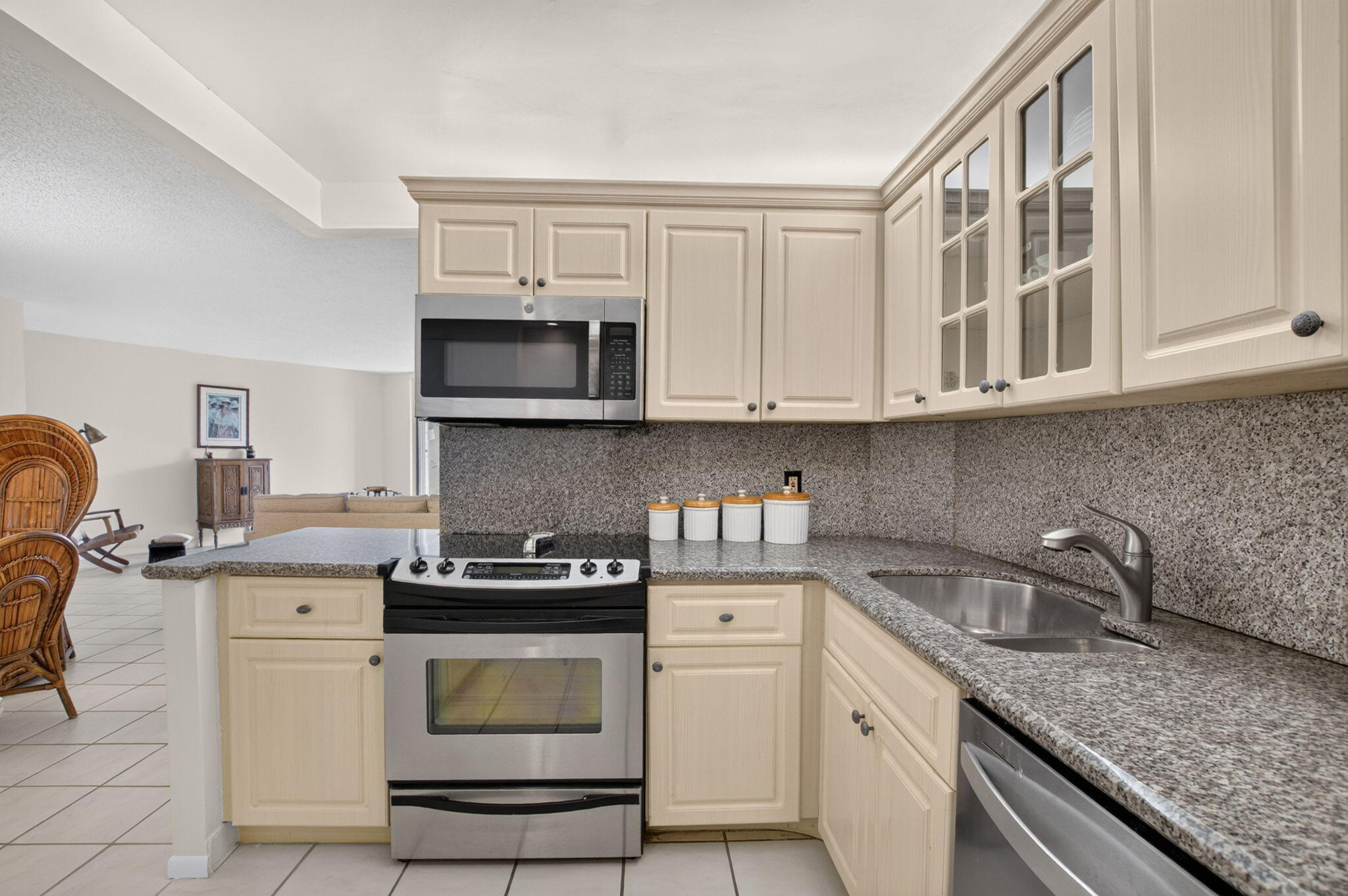 REGENCY HIGHLAND CLUB CONDO - Residential