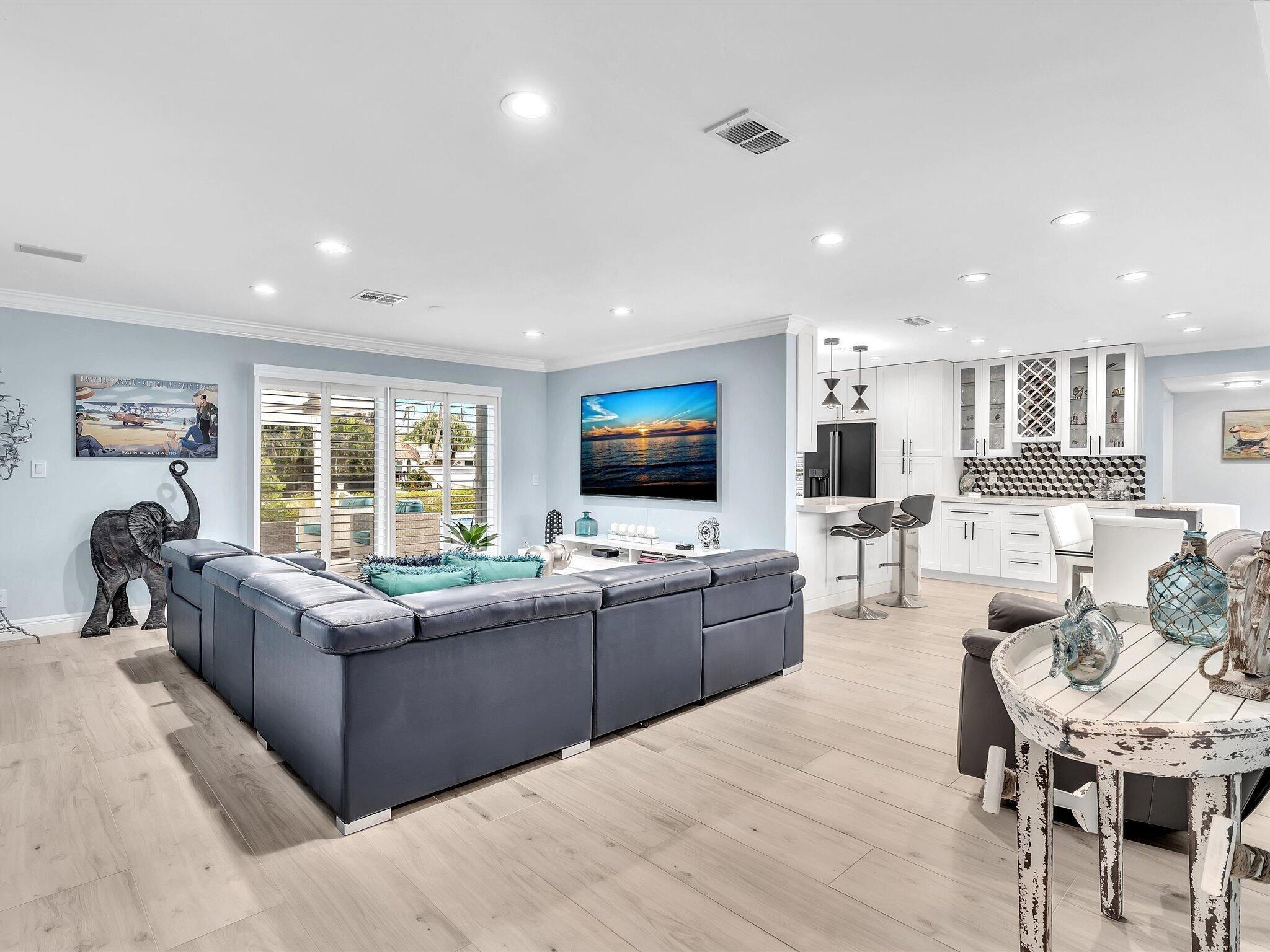 BOCA HARBOUR - Residential