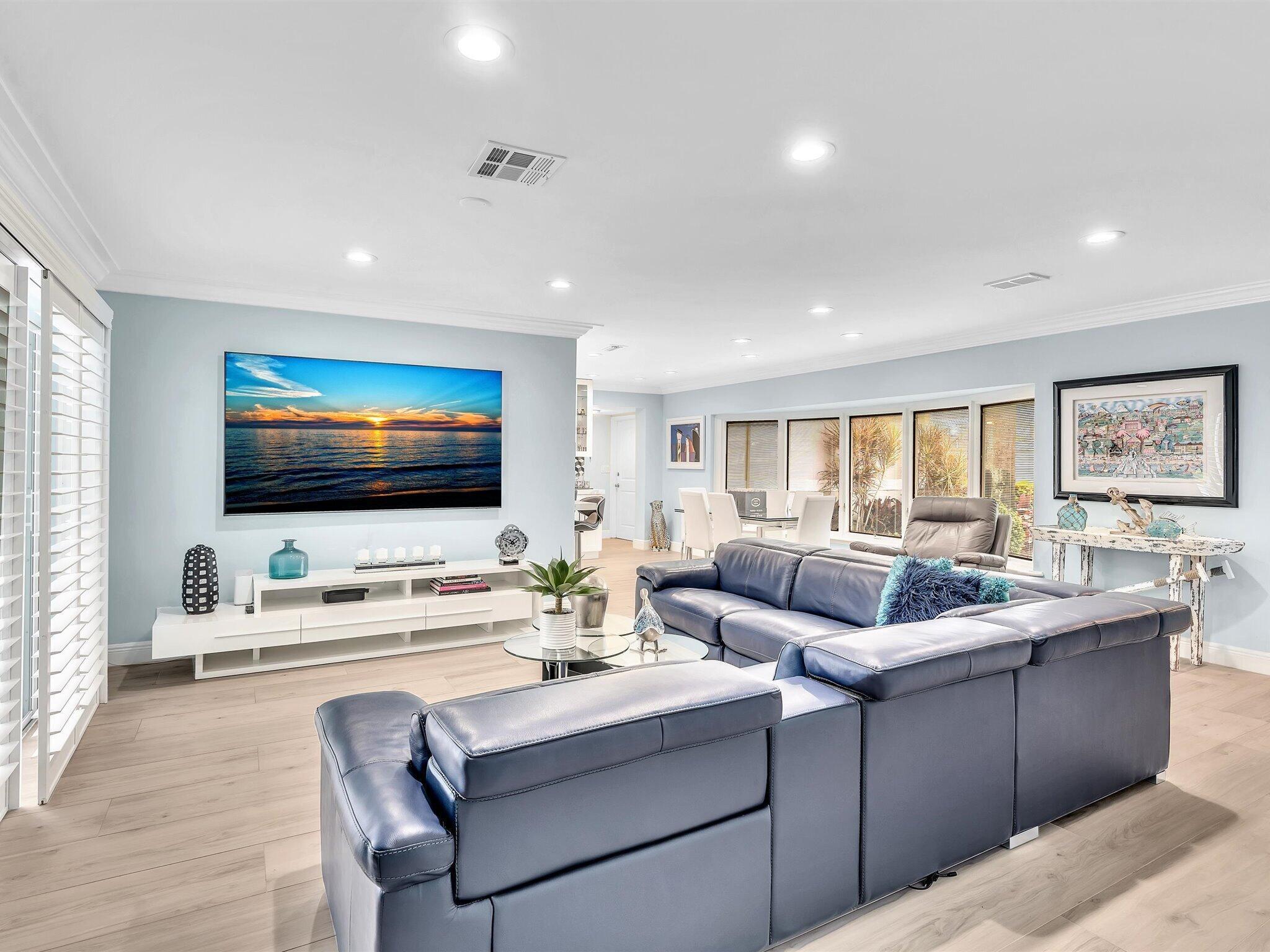 BOCA HARBOUR - Residential