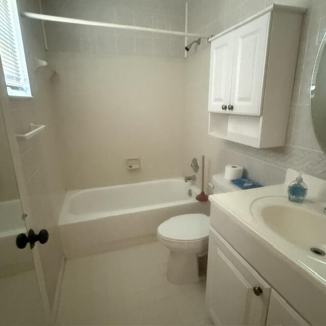 GOLDEN LAKES VILLAGE CONDO M - Residential