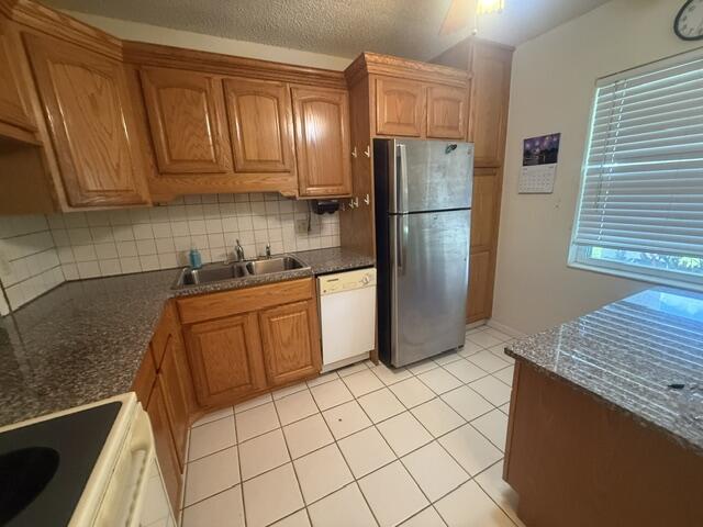 GOLDEN LAKES VILLAGE CONDO M - Residential