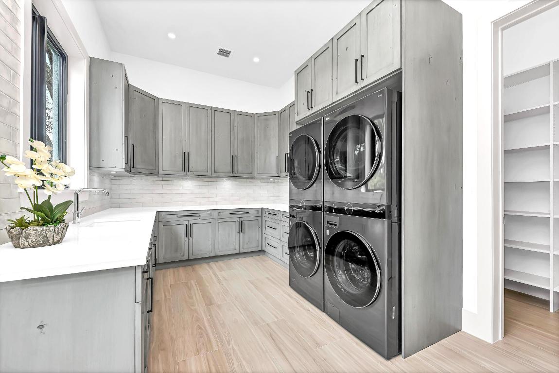 PENNOCK POINT - Residential