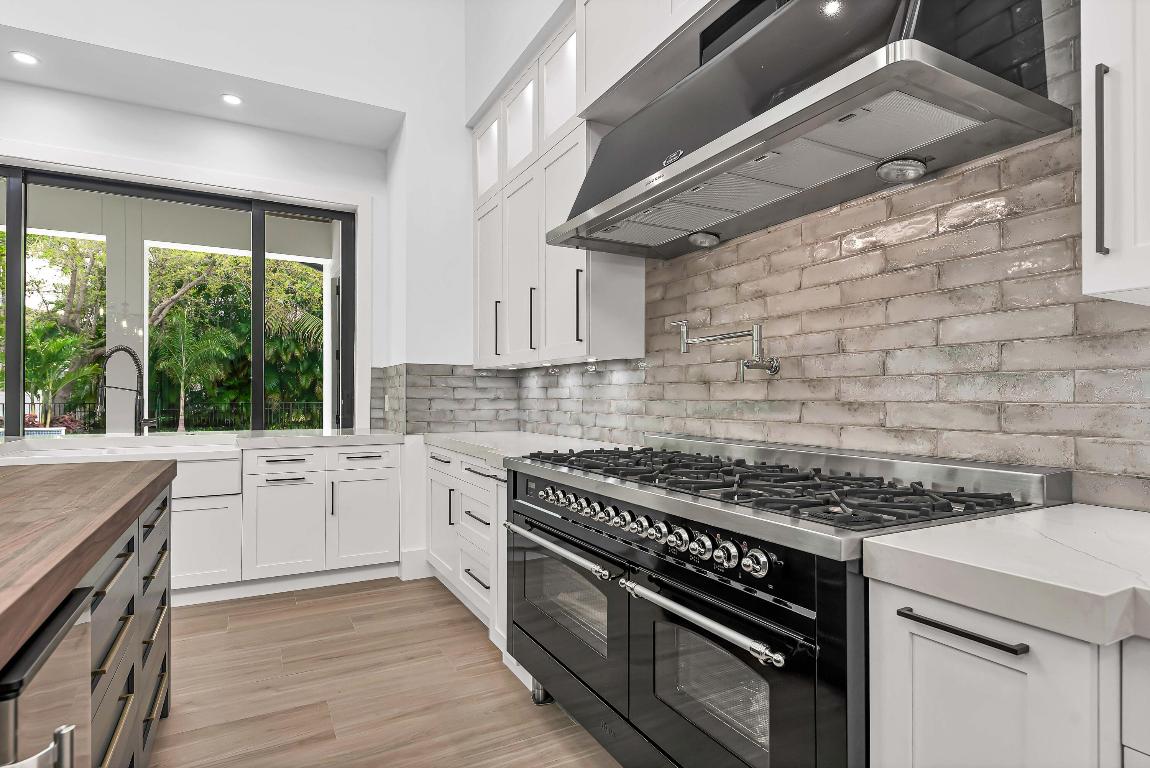 PENNOCK POINT - Residential