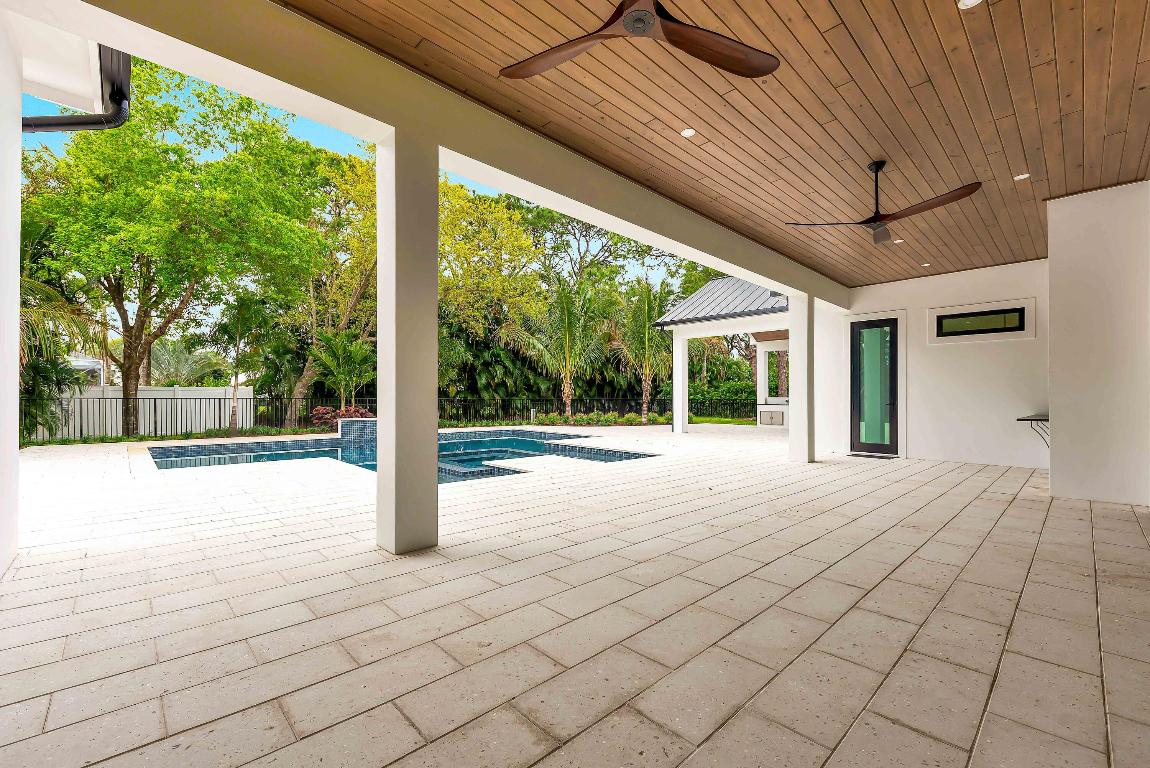 PENNOCK POINT - Residential