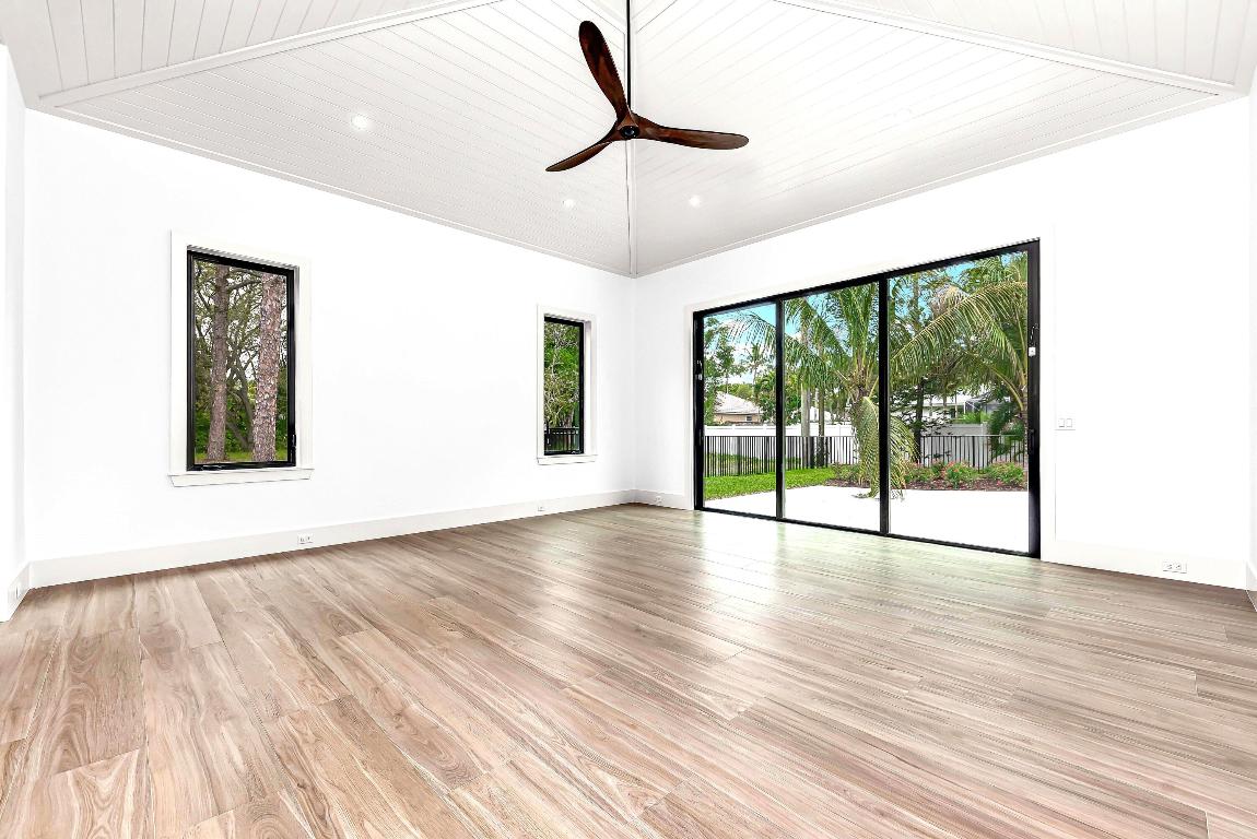 PENNOCK POINT - Residential