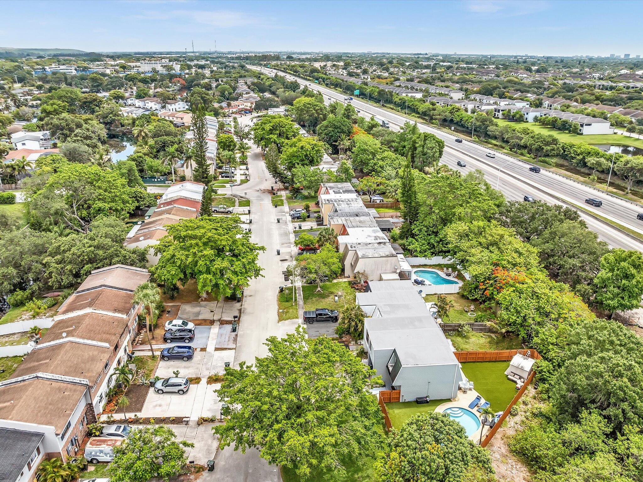 COCONUT CREEK 10TH SEC - Residential