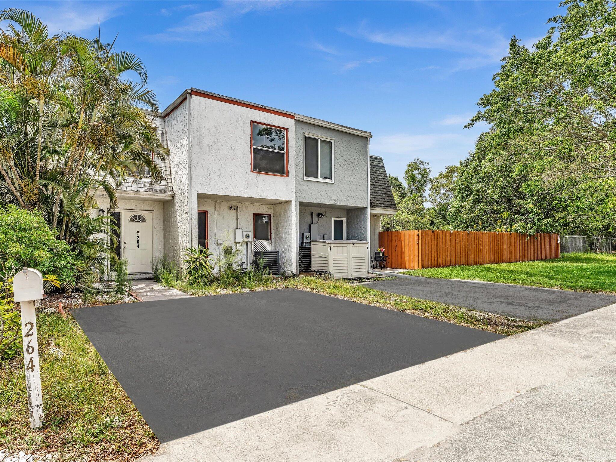 COCONUT CREEK 10TH SEC - Residential