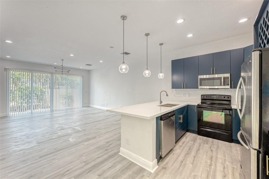 TOWN OF FORT LAUDERDALE B-40 - Residential Lease