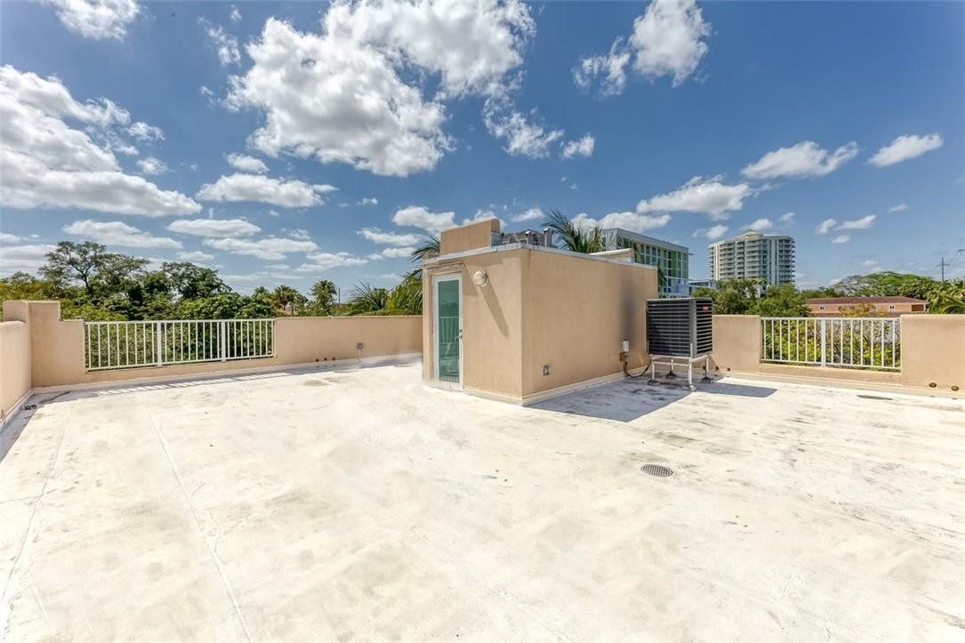 TOWN OF FORT LAUDERDALE B-40 - Residential Lease