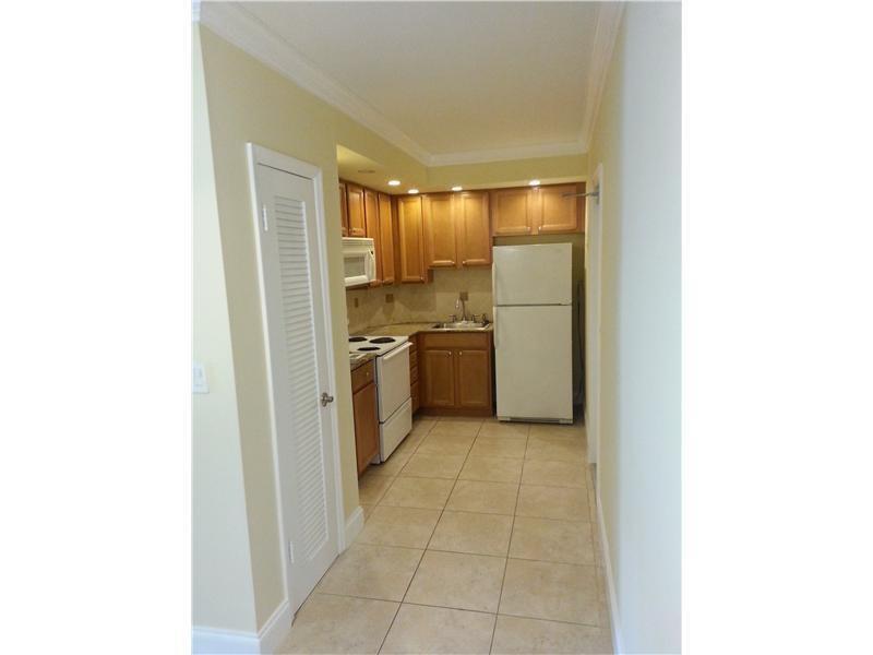 Nice one bedroom unit located on third floor of the building.  Great for investors as unit can be rented immediately.  Minutes to Ft. Lauderdale beach just off 17th Street Causeway.  Convenient to Las Olas, Port Everglades, Ft. Lauderdale Hollywood International AirPort, Restaurants and shopping.  The unit is currently leased for $1300 a month.  Lease expires 02/16/22.