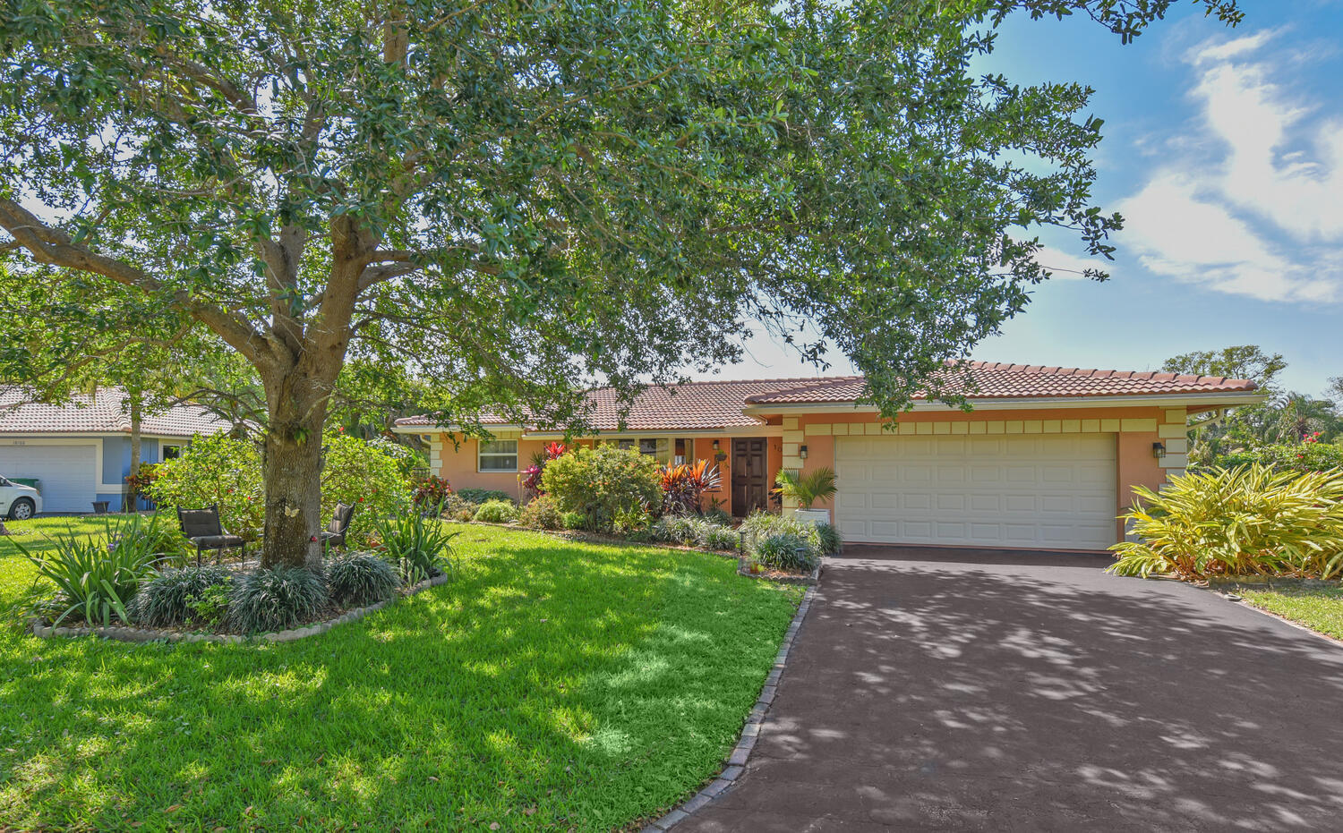 CORAL SPRINGS LAKES - Residential