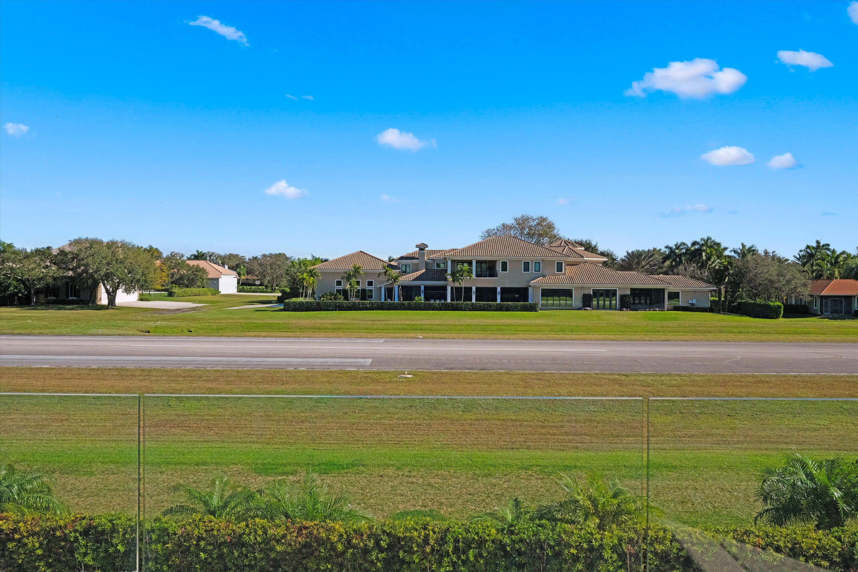 WELLINGTON AERO CLUB OF THE LANDINGS AT WELLINGTON - Residential